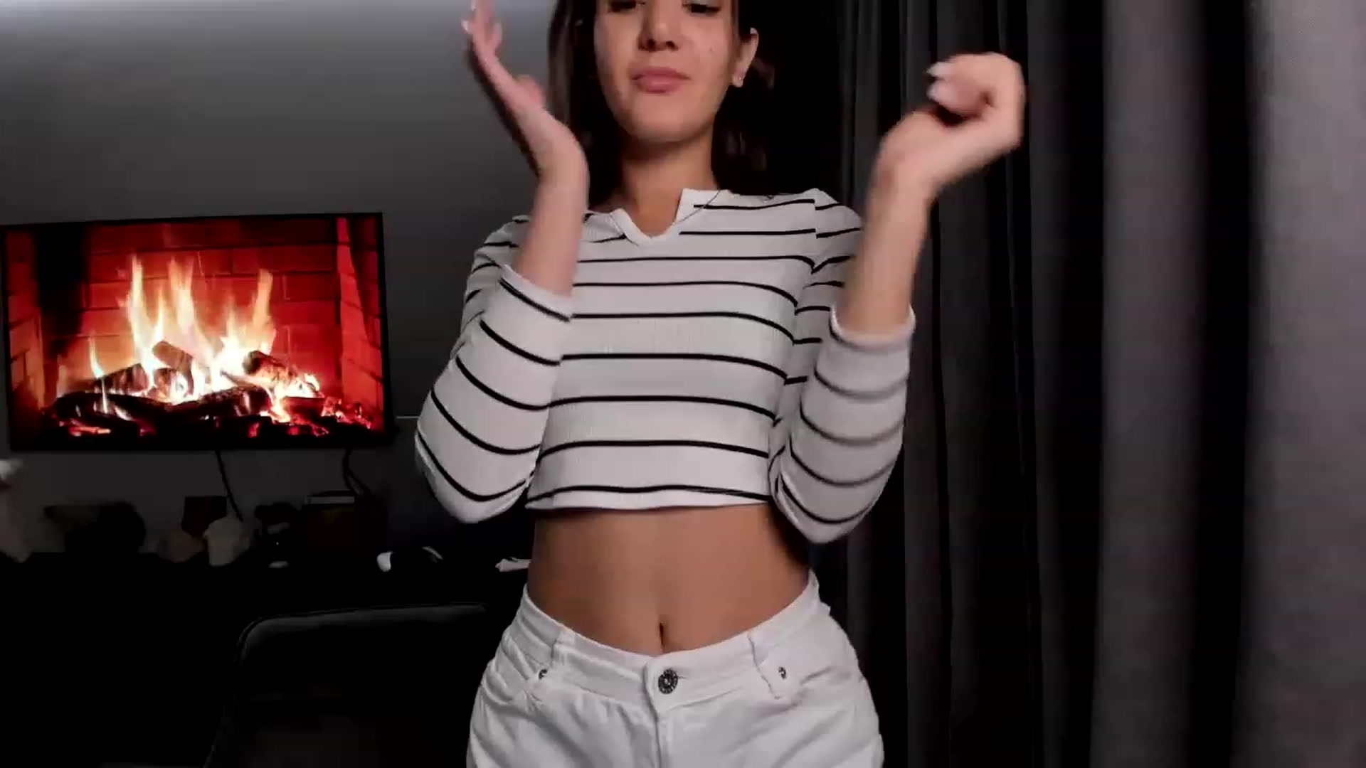 Gallery image thumbnail from Ellies_Smile's myfreecams stream on, 03/14/2023, 15:00 image 14 of 20