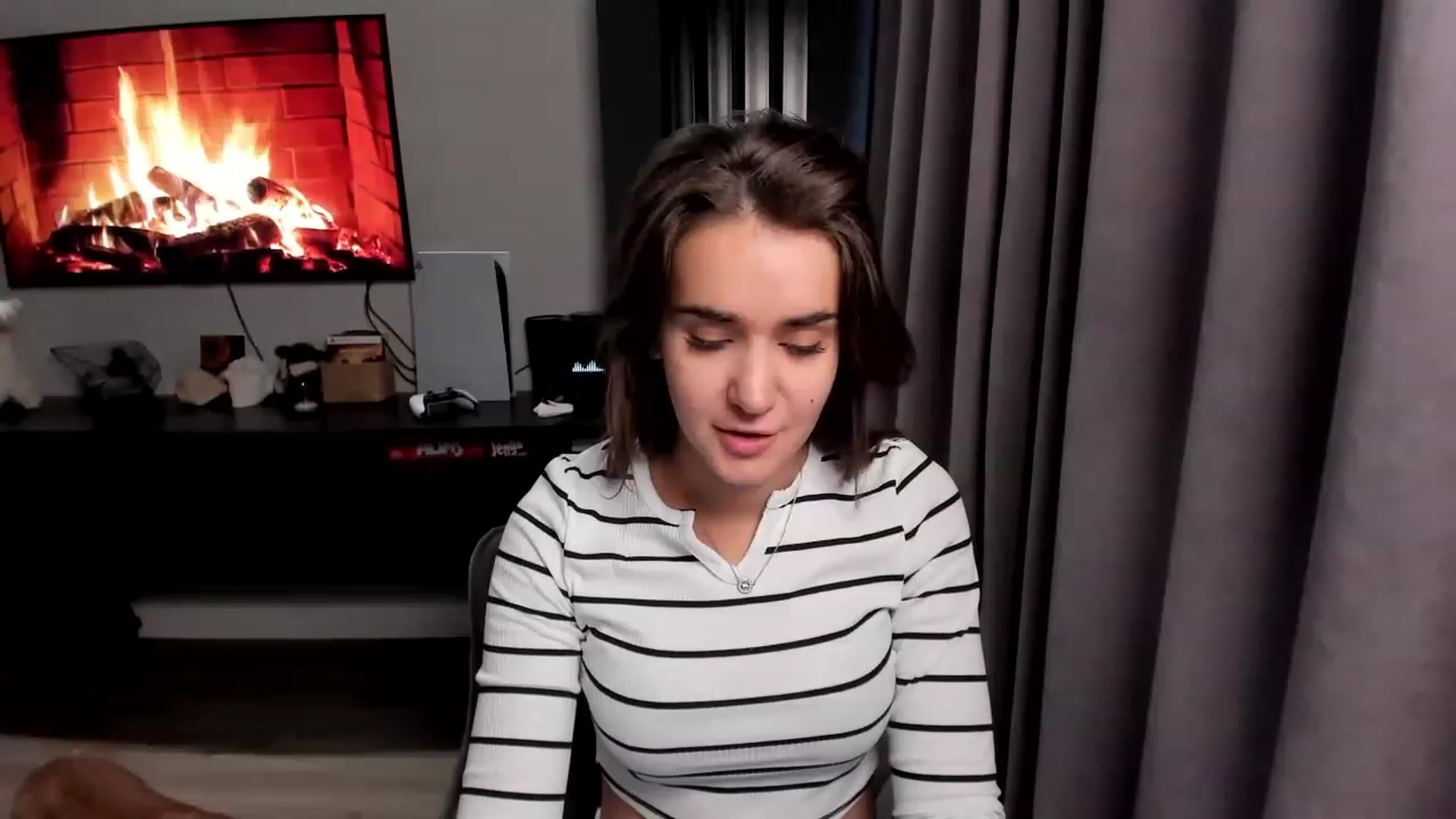 Gallery image thumbnail from Ellies_Smile's myfreecams stream on, 03/14/2023, 15:00 image 2 of 20