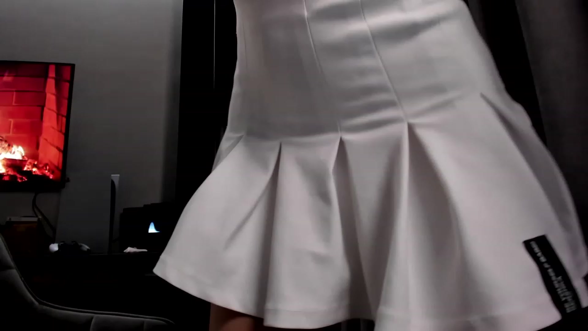 Gallery image thumbnail from Ellies_Smile's myfreecams stream on, 03/14/2023, 16:28 image 10 of 20