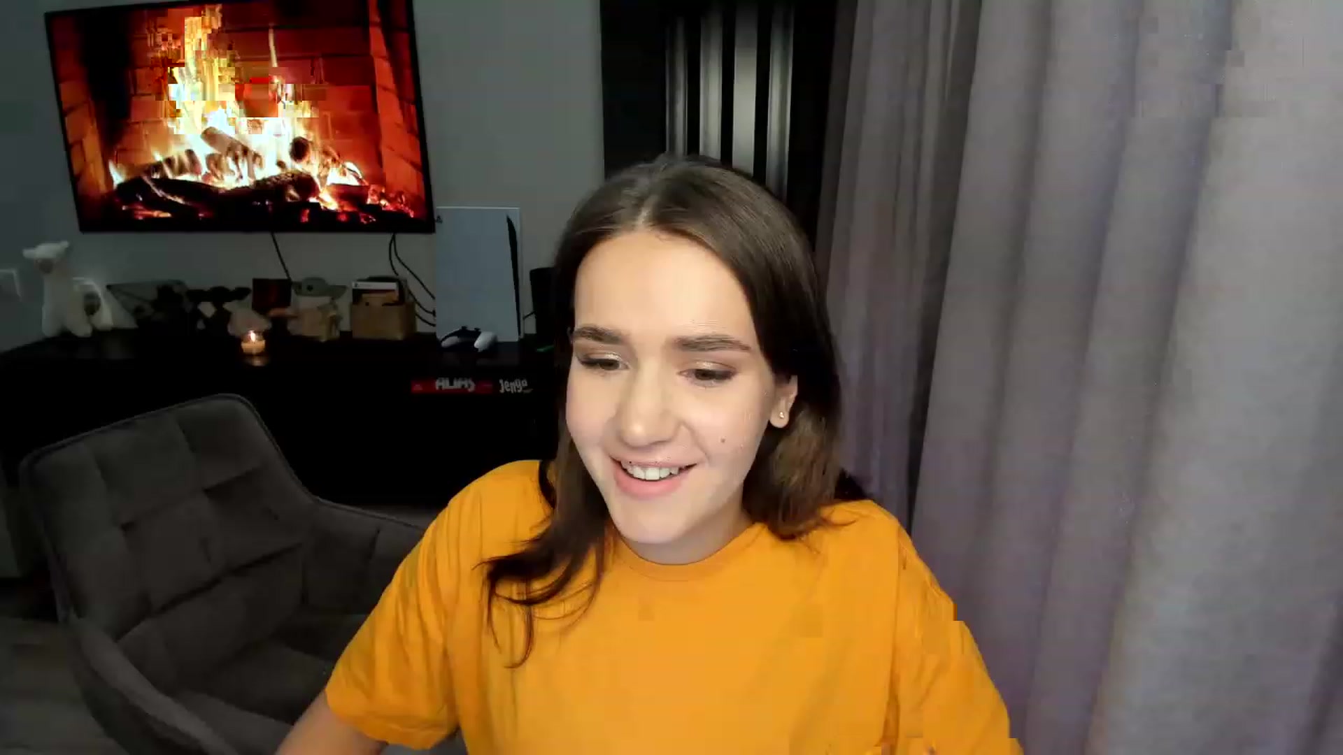 Gallery image thumbnail from Ellies_Smile's myfreecams stream on, 03/24/2023, 10:31 image 15 of 20