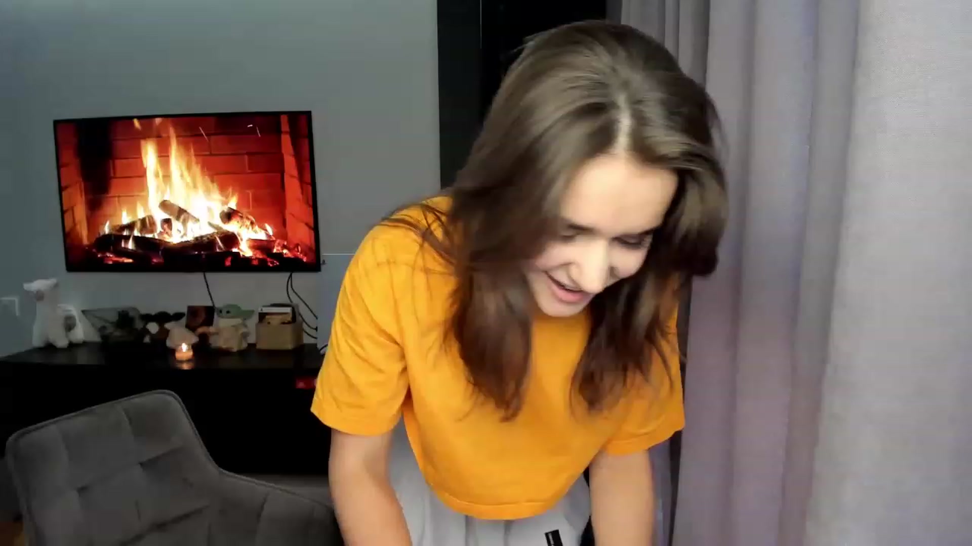 Gallery image thumbnail from Ellies_Smile's myfreecams stream on, 03/24/2023, 10:31 image 19 of 20