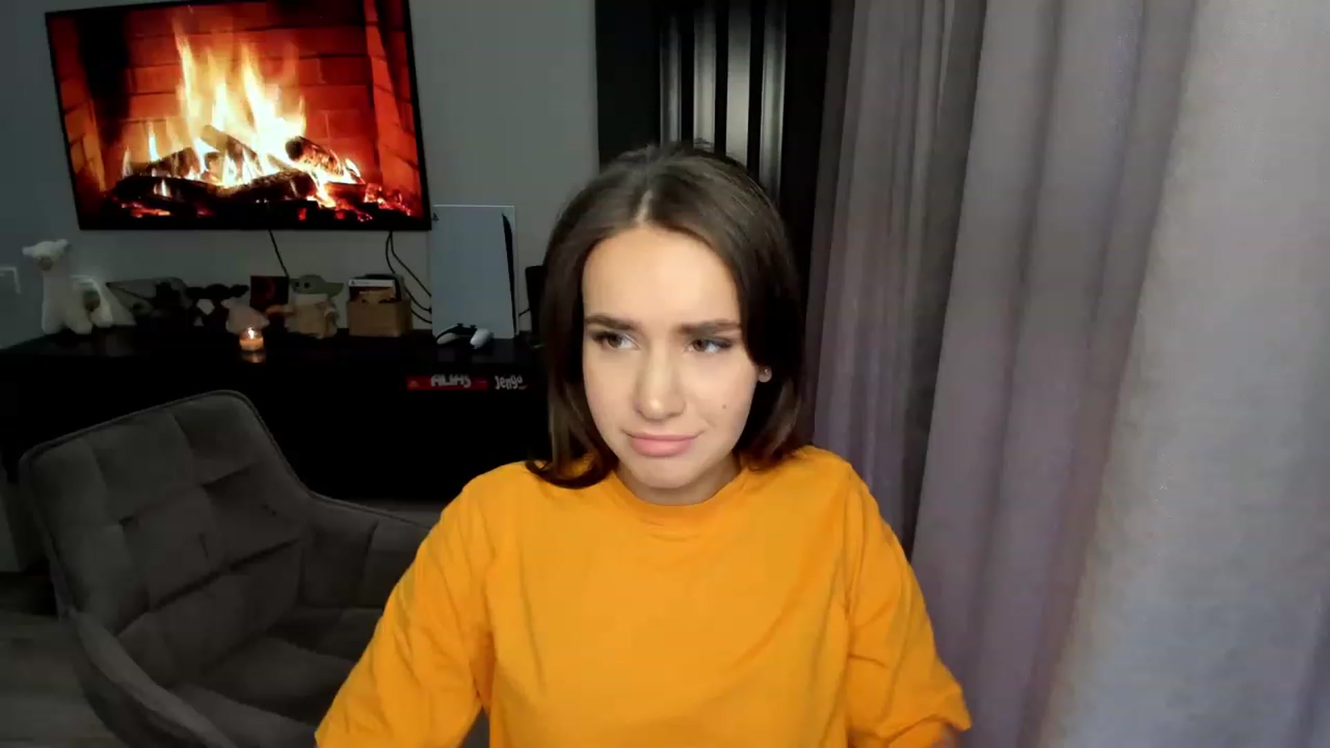 Gallery image thumbnail from Ellies_Smile's myfreecams stream on, 03/24/2023, 10:31 image 16 of 20