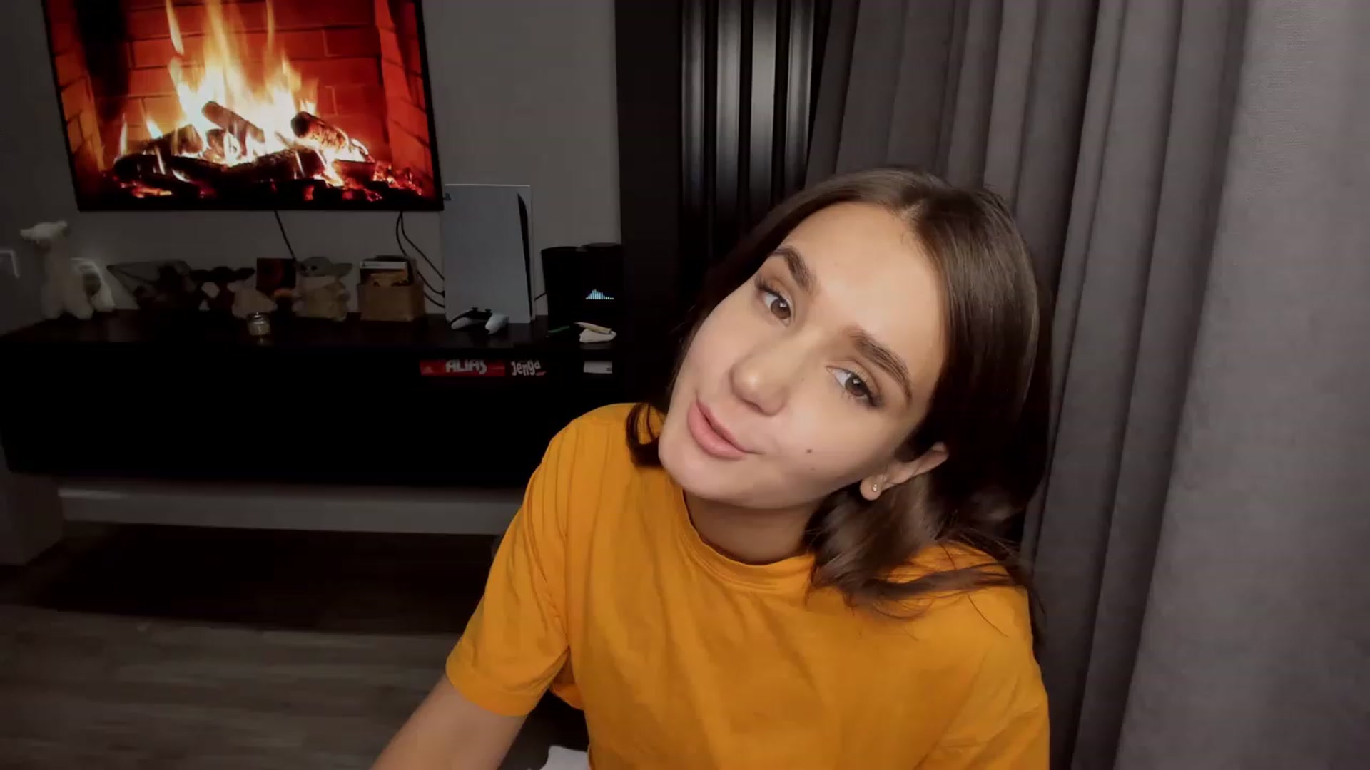 Gallery image thumbnail from Ellies_Smile's myfreecams stream on, 03/24/2023, 15:45 image 18 of 20