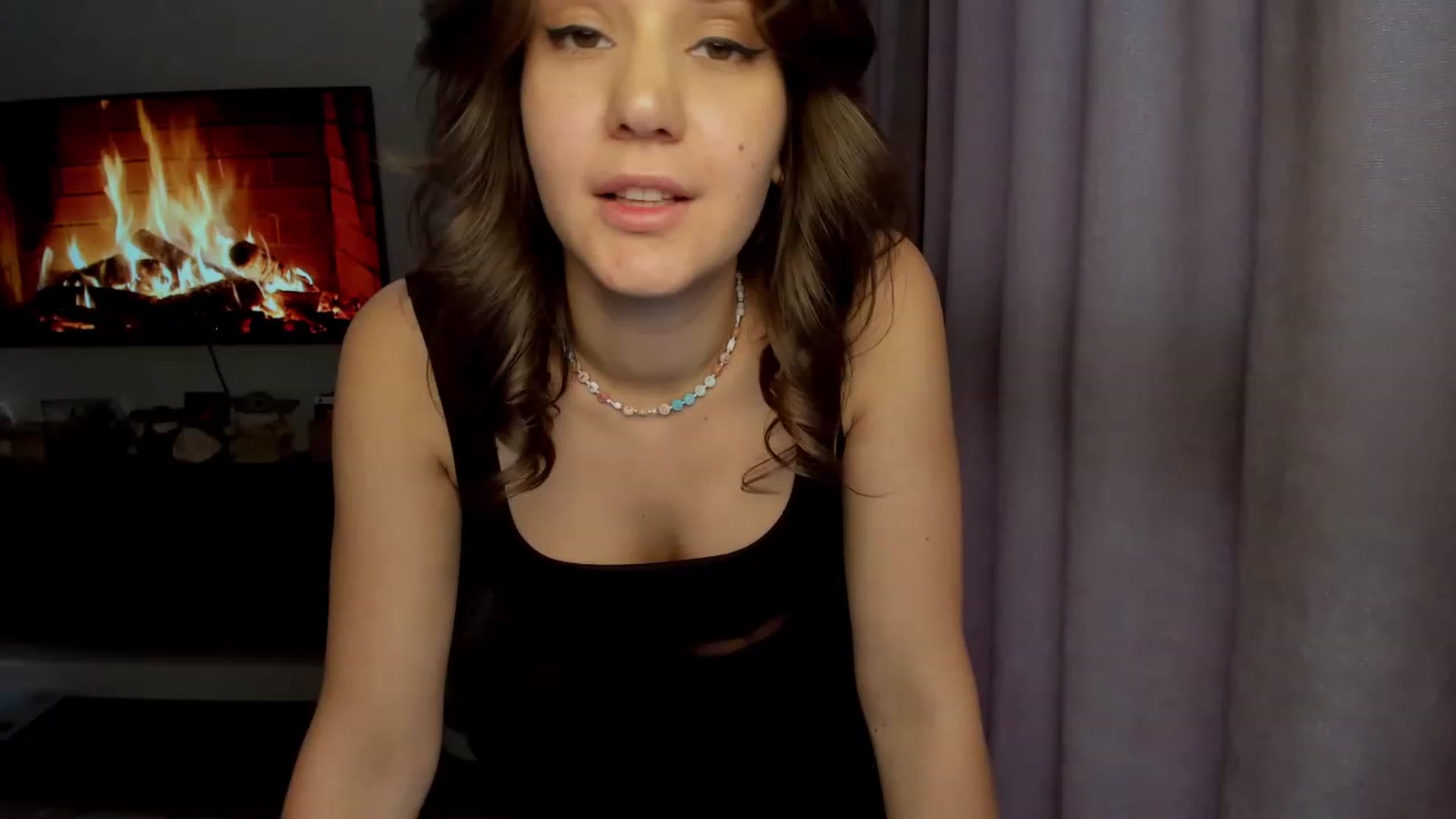 Gallery image thumbnail from Ellies_Smile's myfreecams stream on, 04/20/2023, 12:15 image 4 of 20