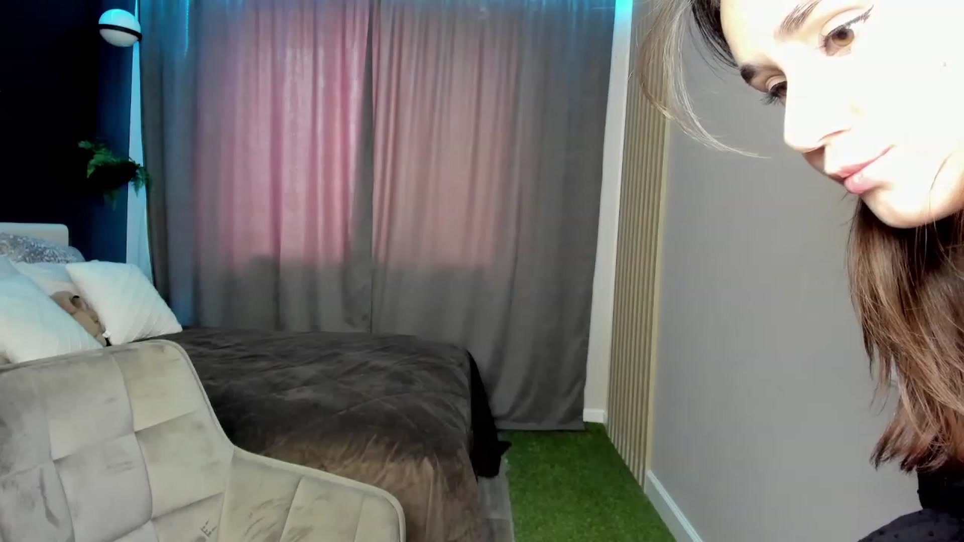 Gallery image thumbnail from Ellies_Smile's myfreecams stream on, 05/26/2023, 13:33 image 2 of 20