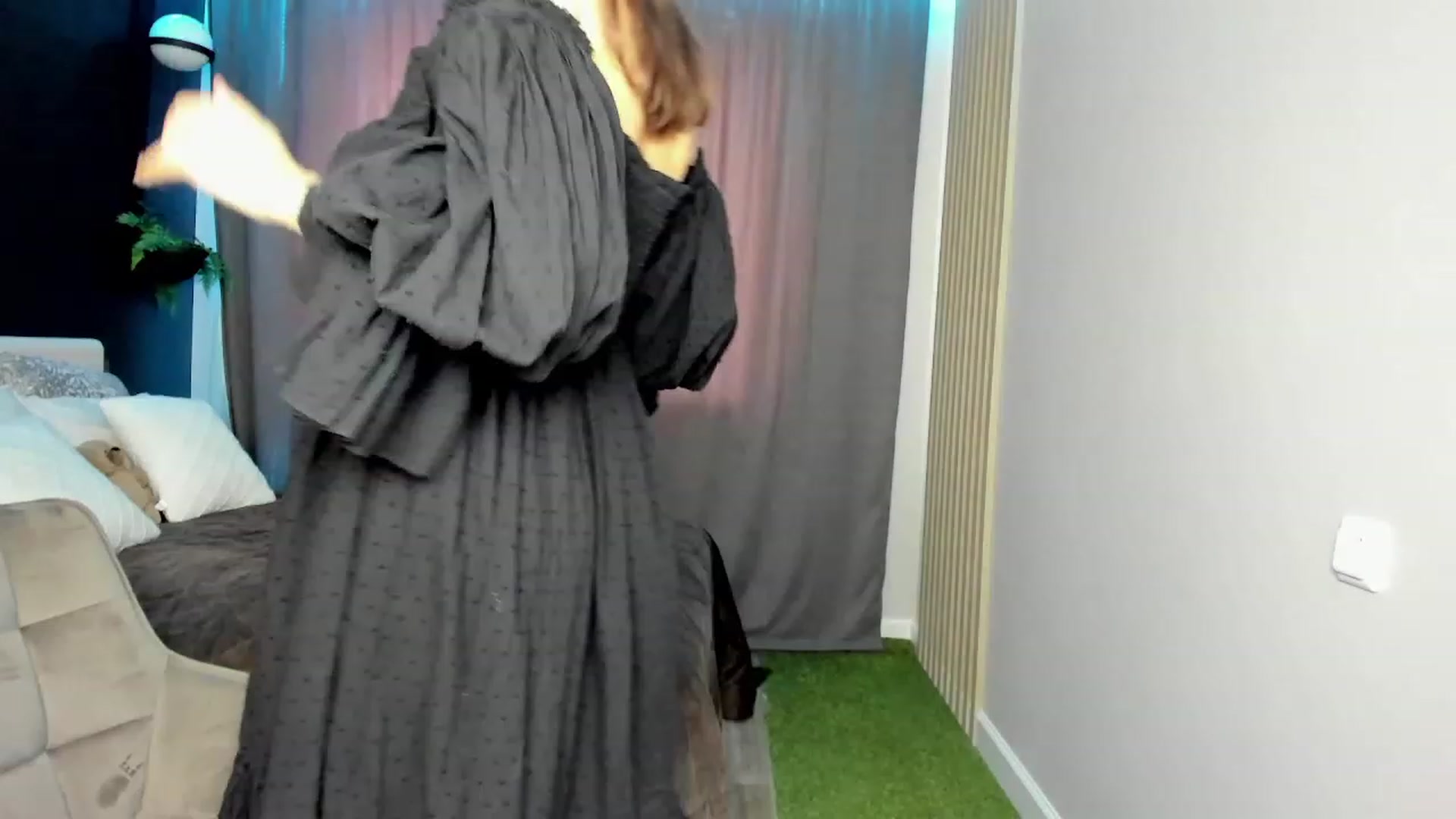 Gallery image thumbnail from Ellies_Smile's myfreecams stream on, 05/26/2023, 13:33 image 4 of 20