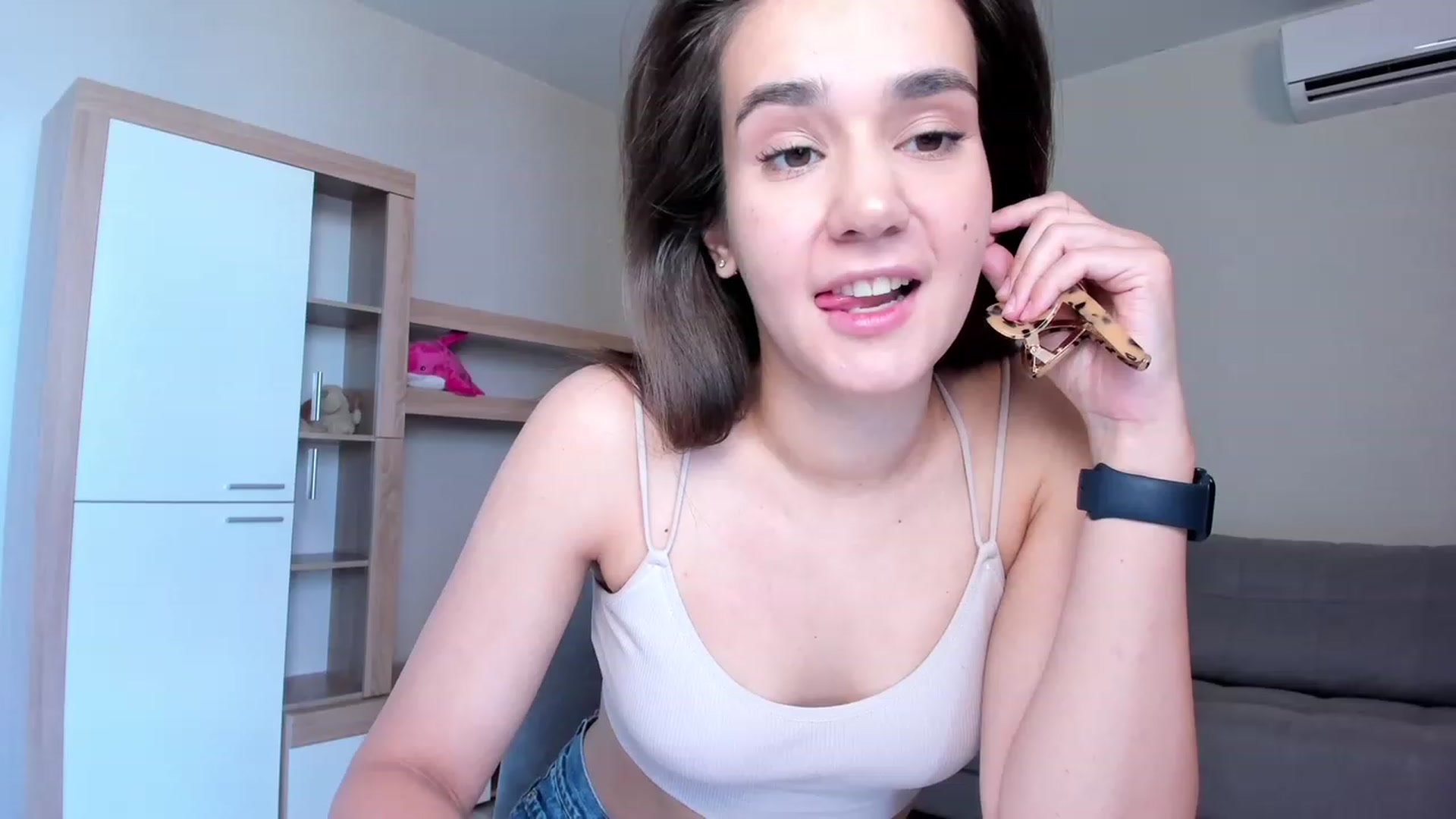 Gallery image thumbnail from Ellies_Smile's myfreecams stream on, 06/06/2023, 15:05 image 3 of 20