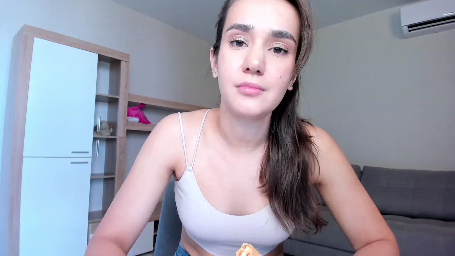 Gallery image thumbnail from Ellies_Smile's myfreecams stream on, 06/06/2023, 15:05 image 12 of 20