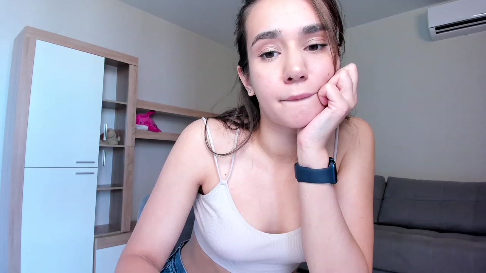 Gallery image thumbnail from Ellies_Smile's myfreecams stream on, 06/06/2023, 15:18 image 7 of 20