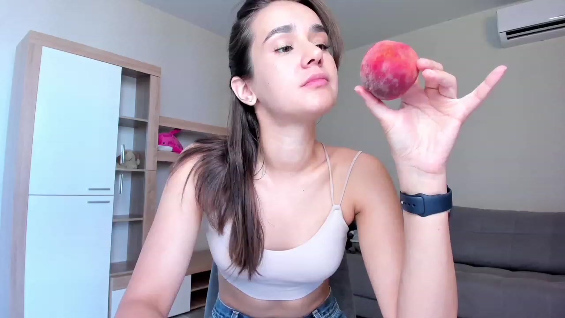 Gallery image thumbnail from Ellies_Smile's myfreecams stream on, 06/06/2023, 15:18 image 16 of 20