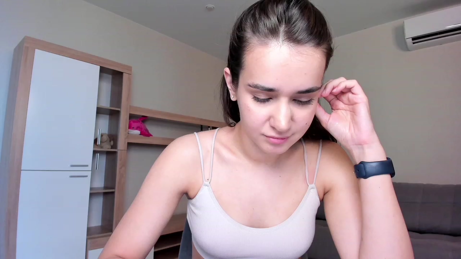 Gallery image thumbnail from Ellies_Smile's myfreecams stream on, 06/06/2023, 16:21 image 20 of 20