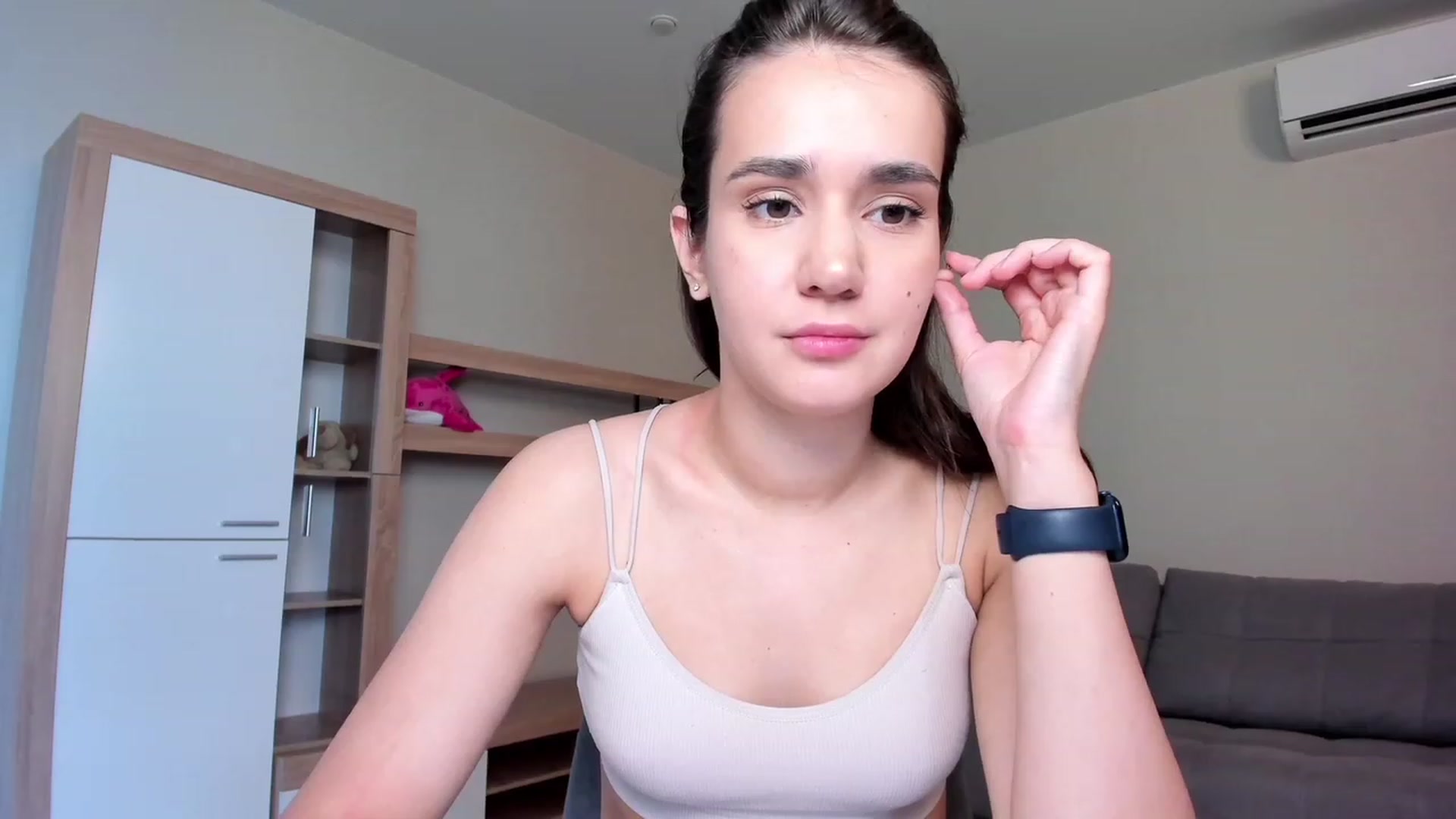 Gallery image thumbnail from Ellies_Smile's myfreecams stream on, 06/06/2023, 16:21 image 13 of 20