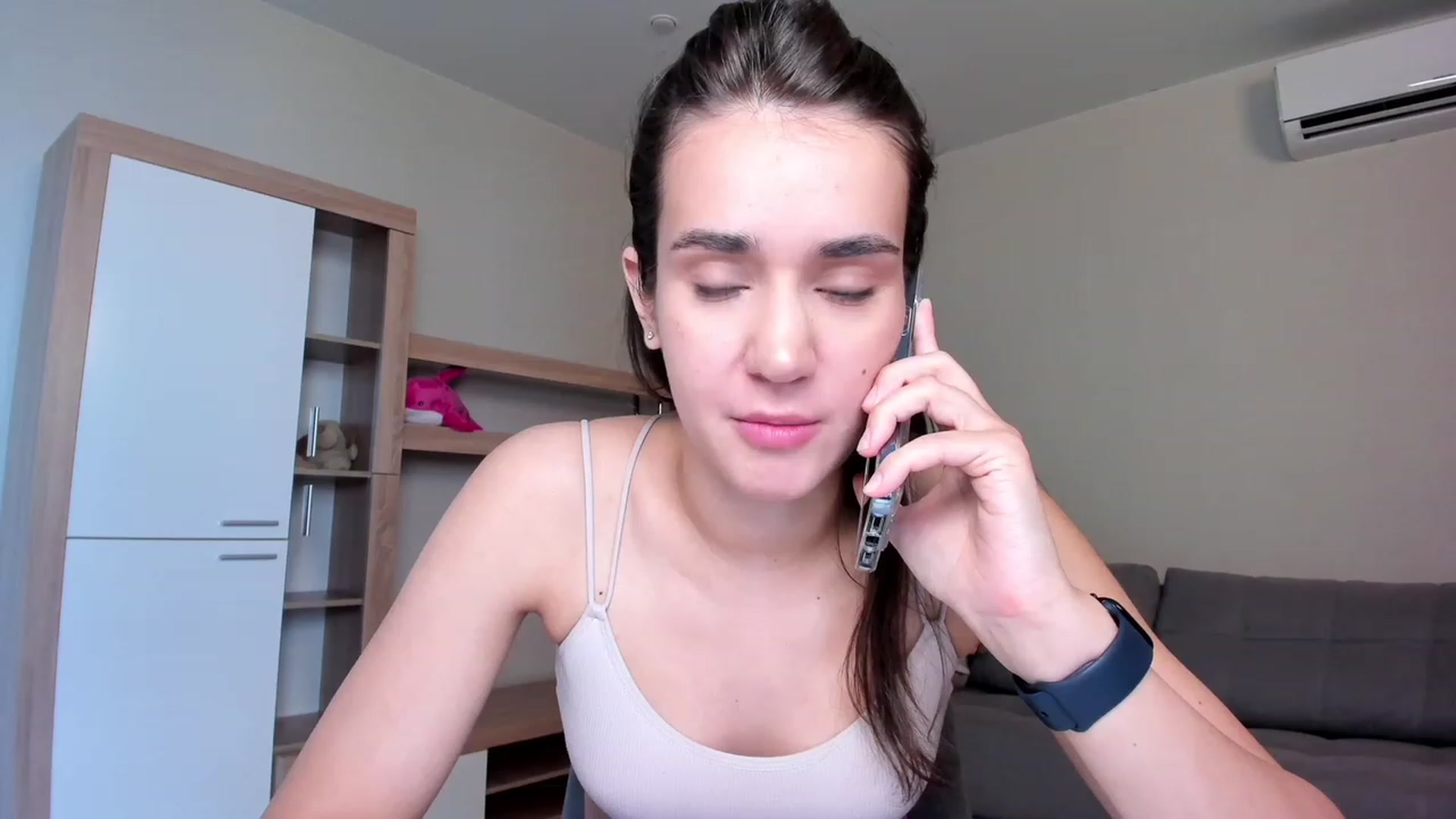 Gallery image thumbnail from Ellies_Smile's myfreecams stream on, 06/06/2023, 16:21 image 7 of 20