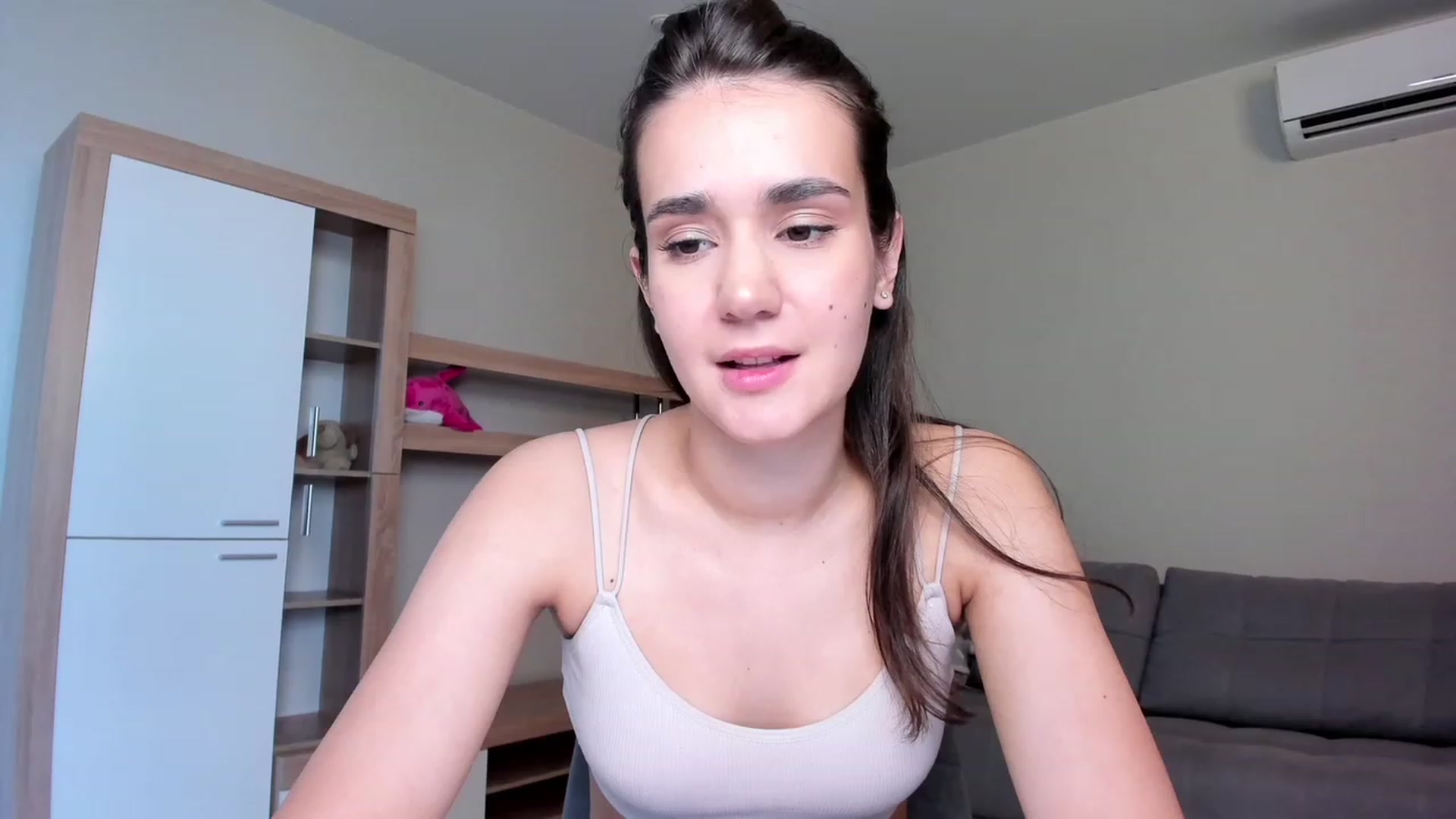 Gallery image thumbnail from Ellies_Smile's myfreecams stream on, 06/06/2023, 16:21 image 4 of 20