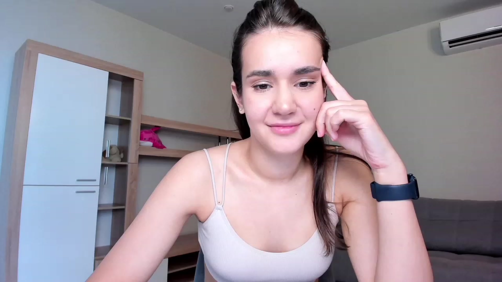 Gallery image thumbnail from Ellies_Smile's myfreecams stream on, 06/06/2023, 16:21 image 3 of 20