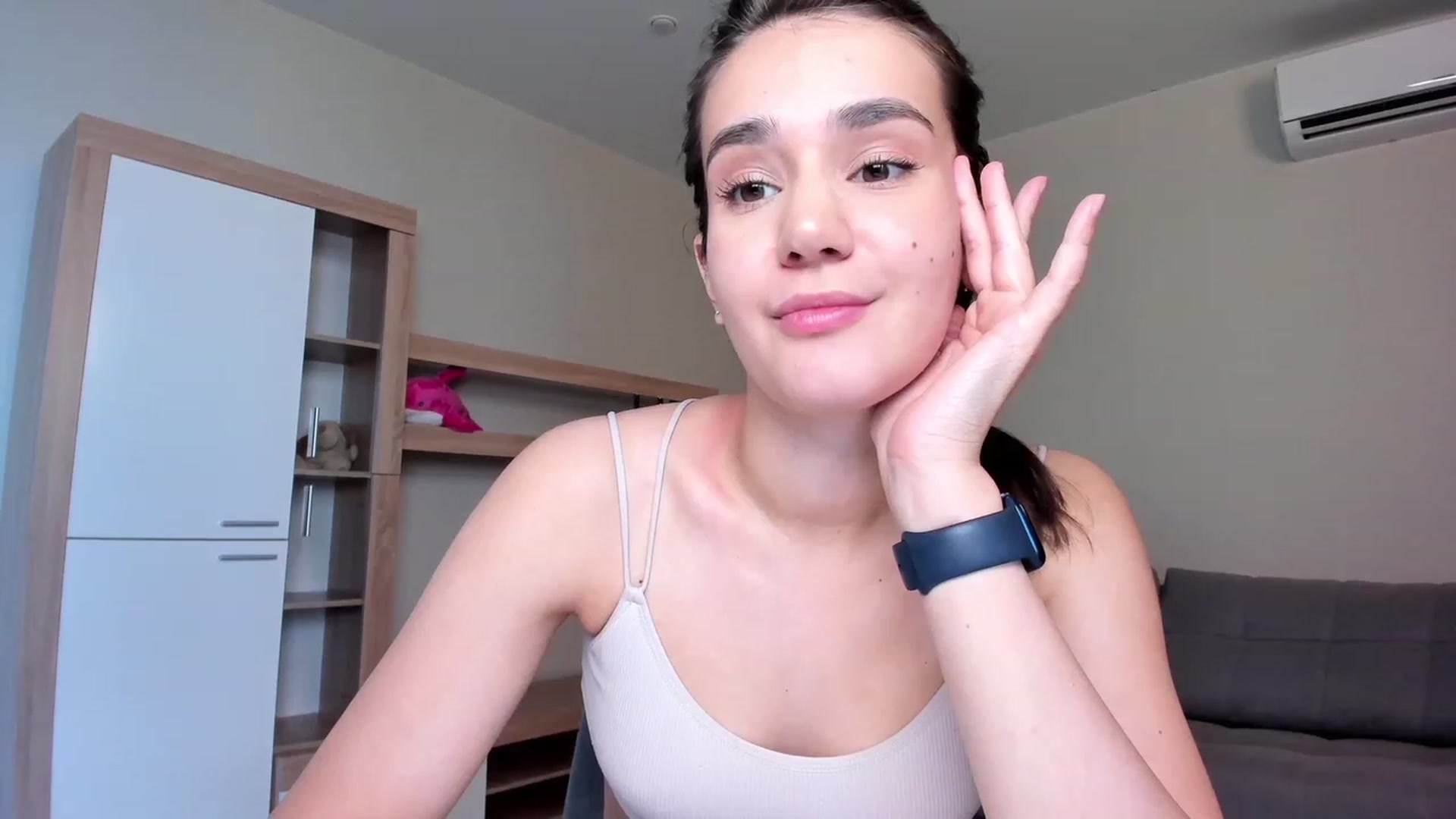 Gallery image thumbnail from Ellies_Smile's myfreecams stream on, 06/06/2023, 16:21 image 10 of 20