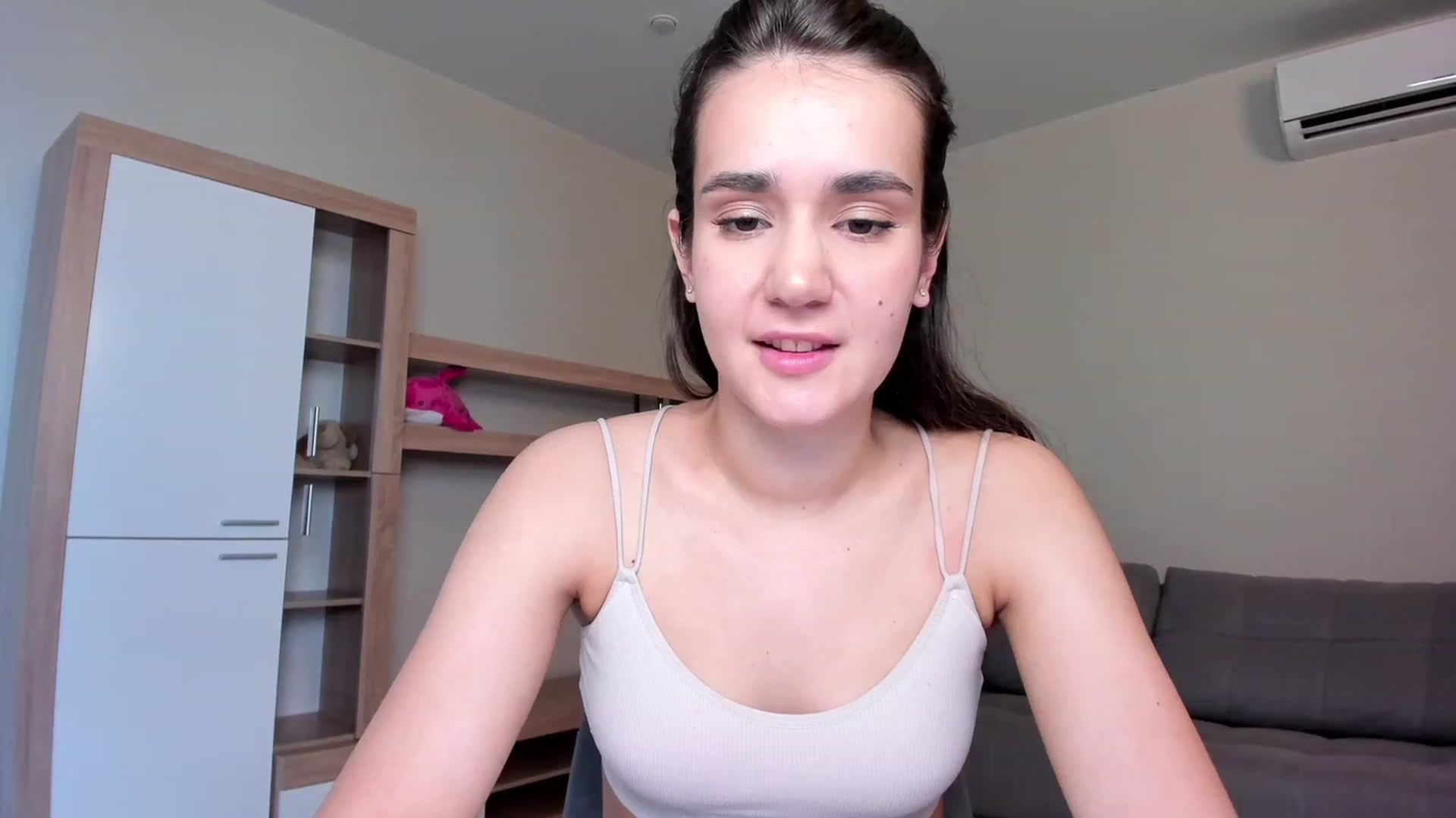 Gallery image thumbnail from Ellies_Smile's myfreecams stream on, 06/06/2023, 16:21 image 19 of 20