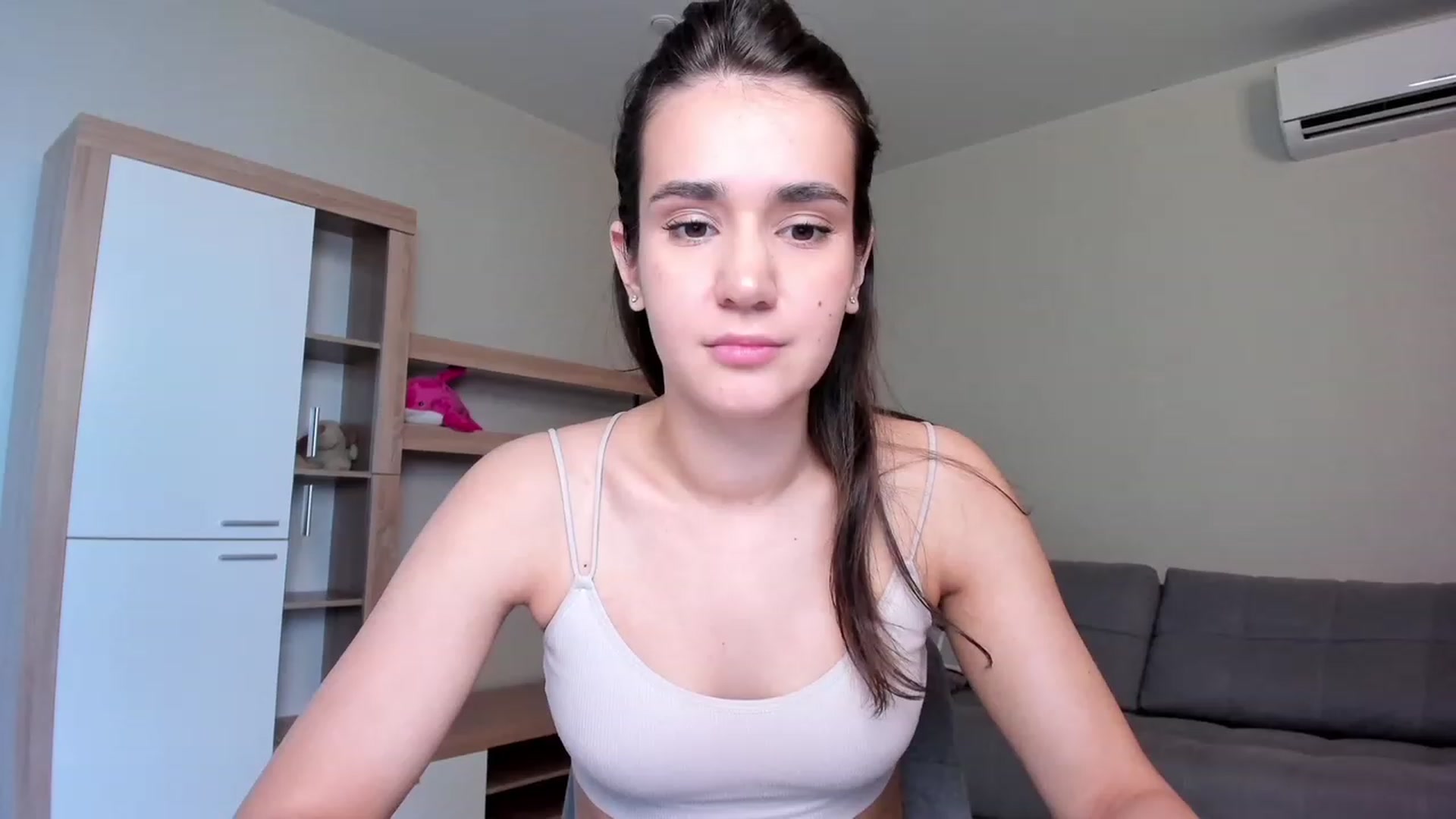 Gallery image thumbnail from Ellies_Smile's myfreecams stream on, 06/06/2023, 16:21 image 5 of 20