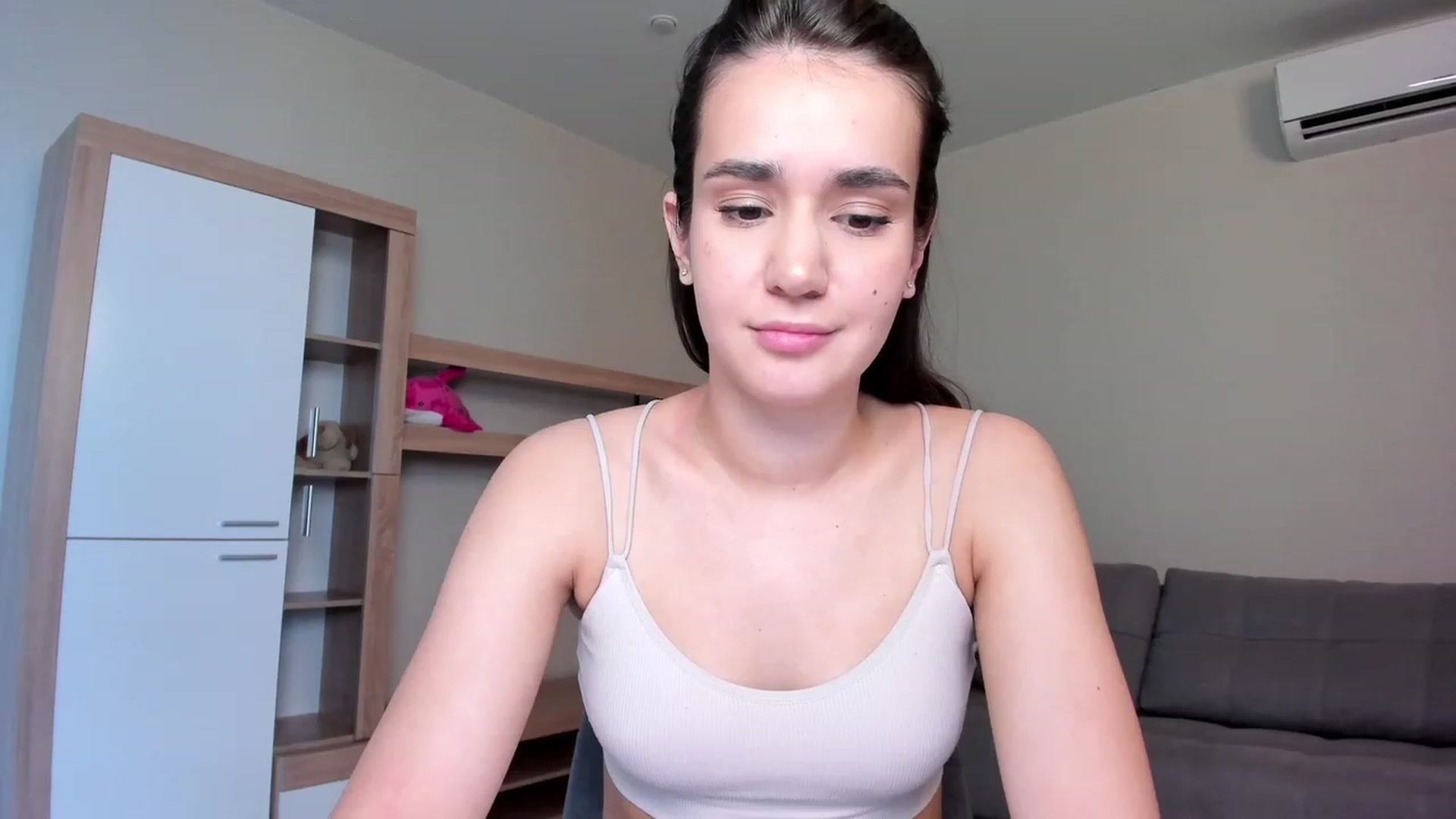 Gallery image thumbnail from Ellies_Smile's myfreecams stream on, 06/06/2023, 16:21 image 14 of 20