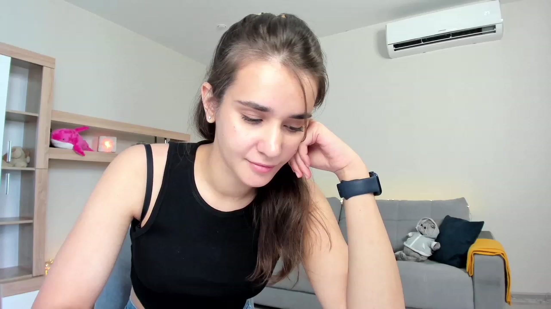 Gallery image thumbnail from Ellies_Smile's myfreecams stream on, 06/07/2023, 13:00 image 4 of 20