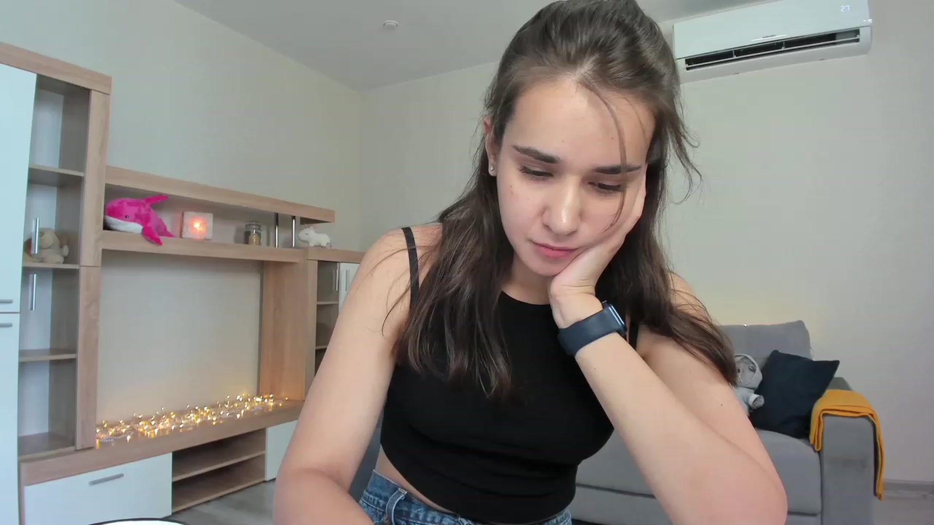 Gallery image thumbnail from Ellies_Smile's myfreecams stream on, 06/07/2023, 13:00 image 1 of 20