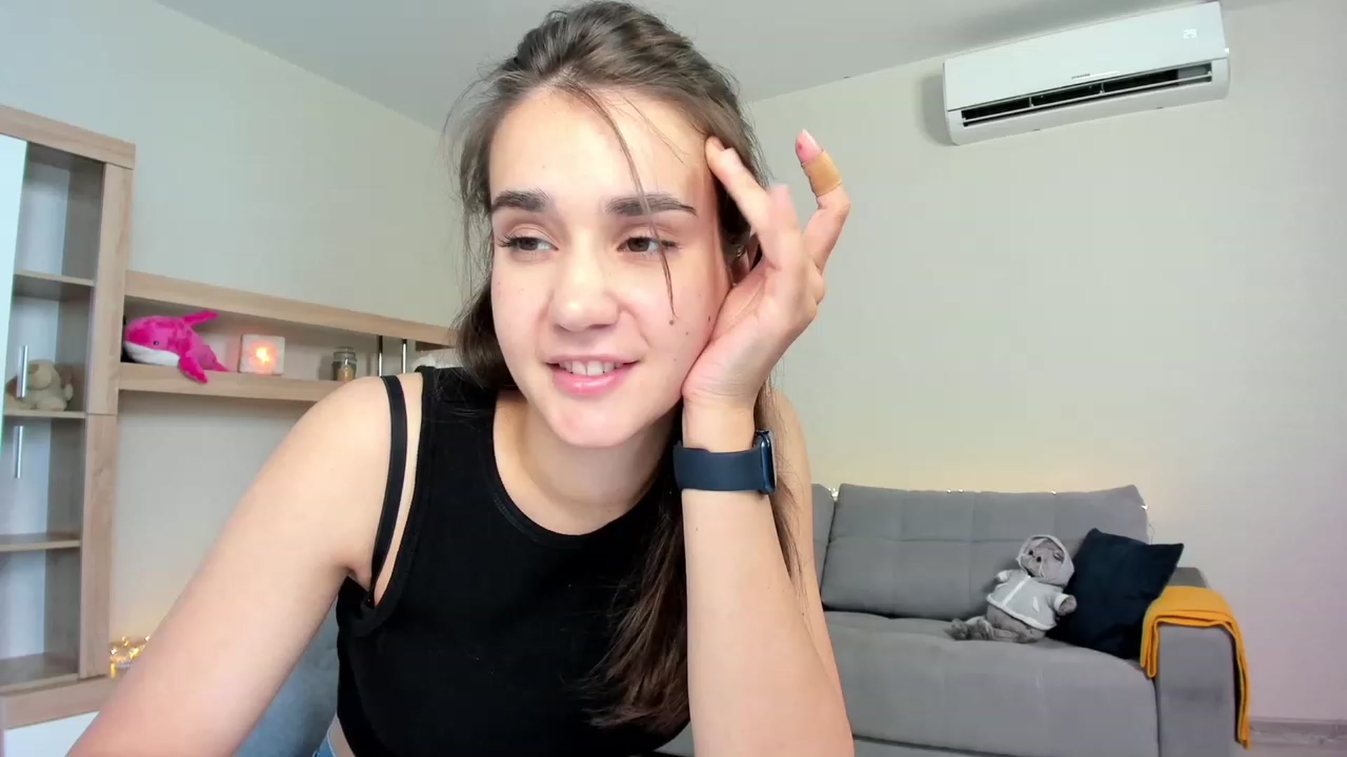 Gallery image thumbnail from Ellies_Smile's myfreecams stream on, 06/07/2023, 13:00 image 5 of 20