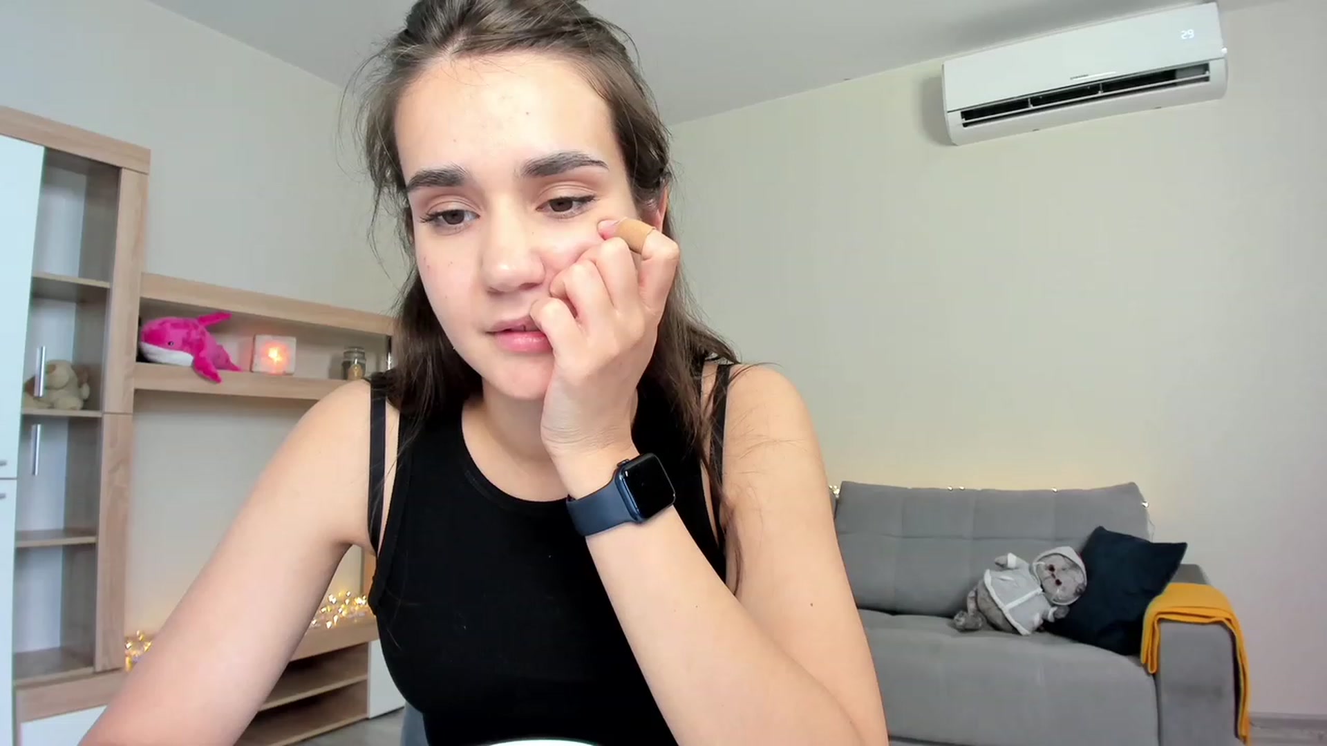 Gallery image thumbnail from Ellies_Smile's myfreecams stream on, 06/07/2023, 13:00 image 13 of 20