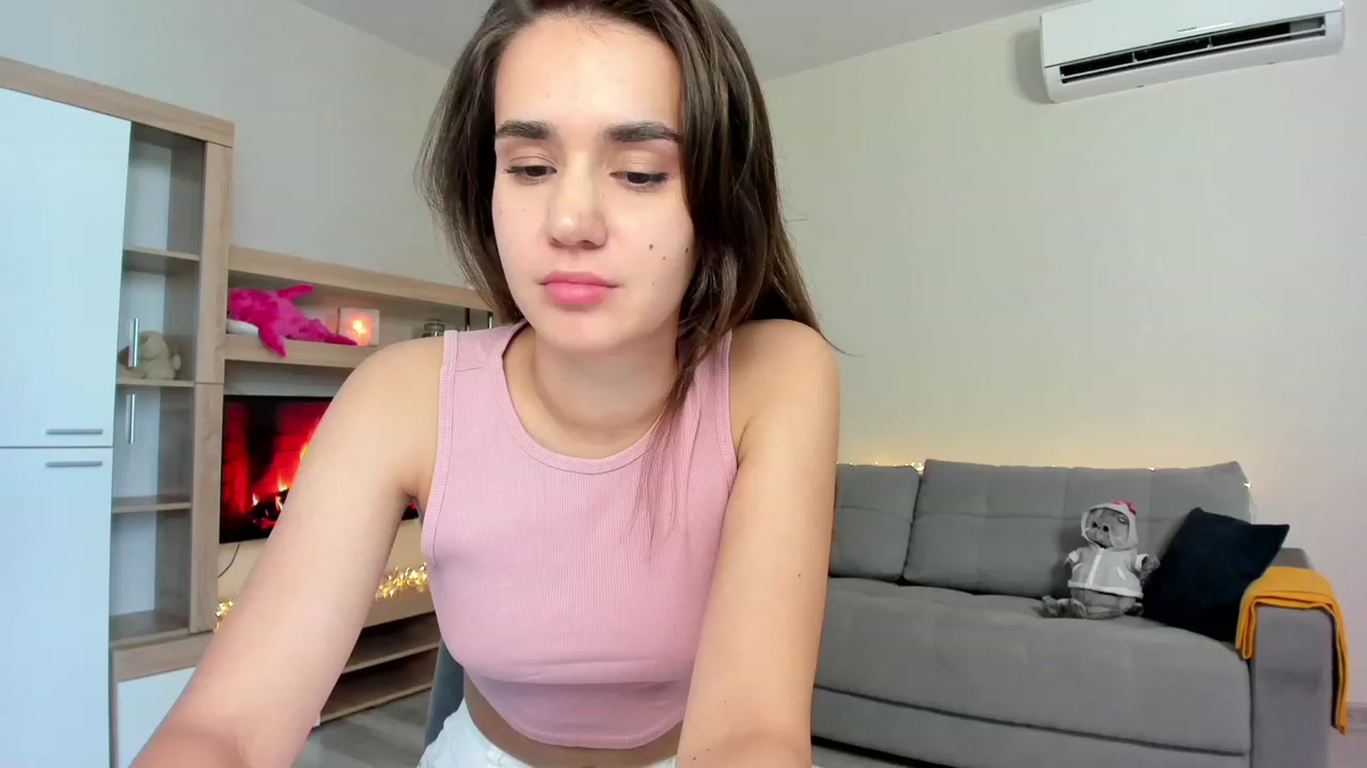 Gallery image thumbnail from Ellies_Smile's myfreecams stream on, 06/09/2023, 14:30 image 7 of 20