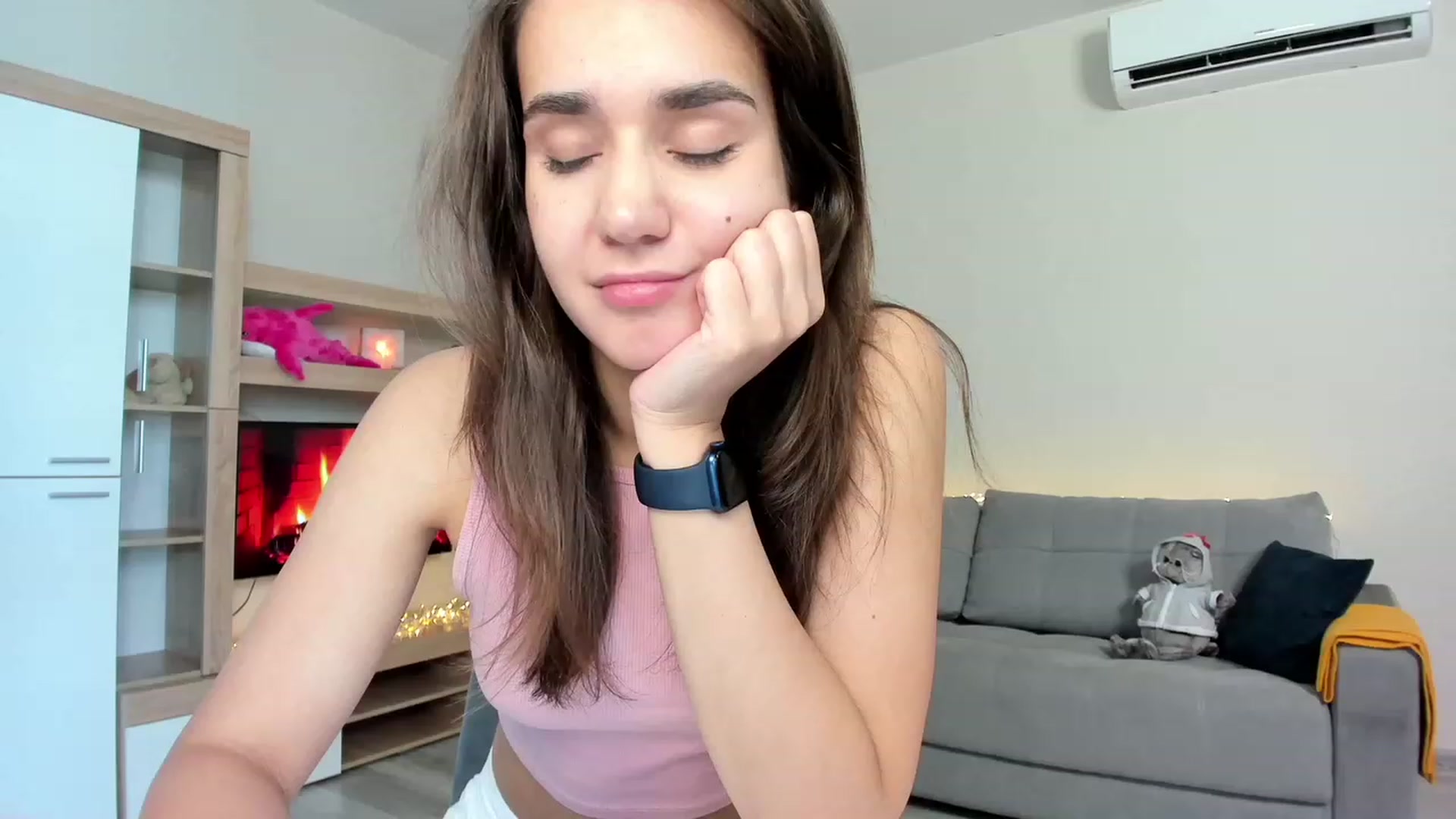 Gallery image thumbnail from Ellies_Smile's myfreecams stream on, 06/09/2023, 14:30 image 12 of 20