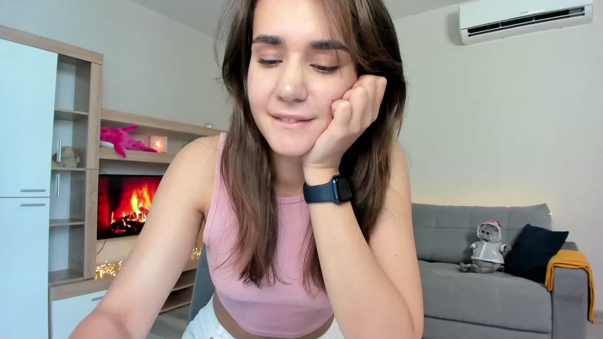 Gallery image thumbnail from Ellies_Smile's myfreecams stream on, 06/09/2023, 14:30 image 16 of 20