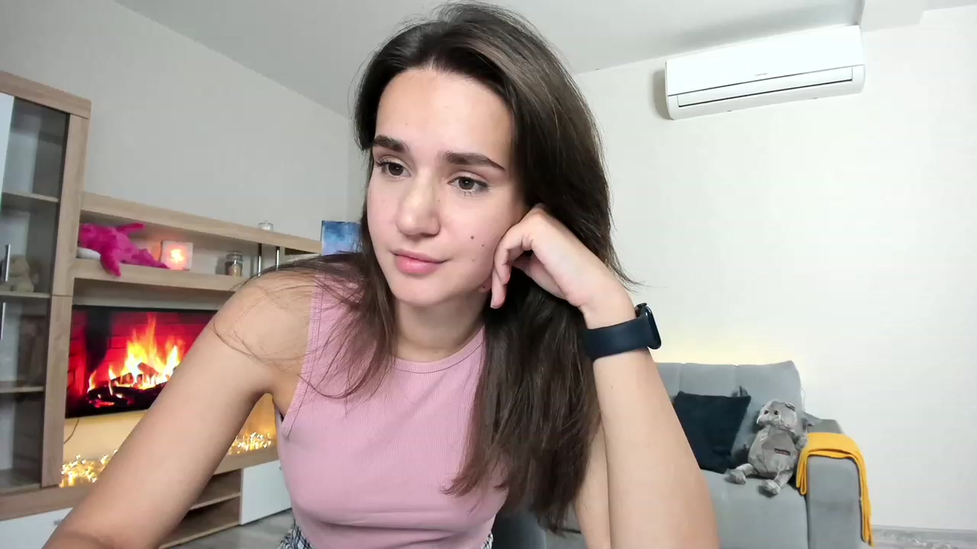 Gallery image thumbnail from Ellies_Smile's myfreecams stream on, 06/13/2023, 17:34 image 1 of 20