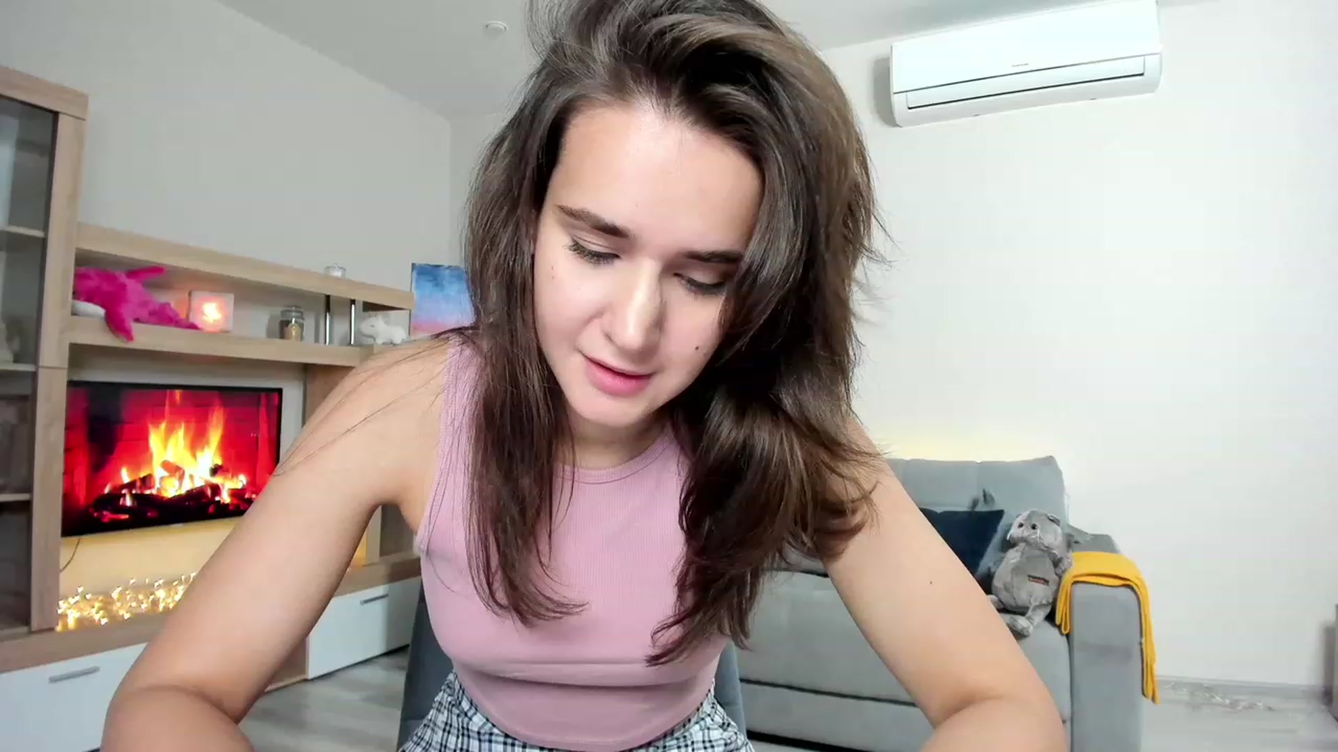 Gallery image thumbnail from Ellies_Smile's myfreecams stream on, 06/13/2023, 17:34 image 20 of 20
