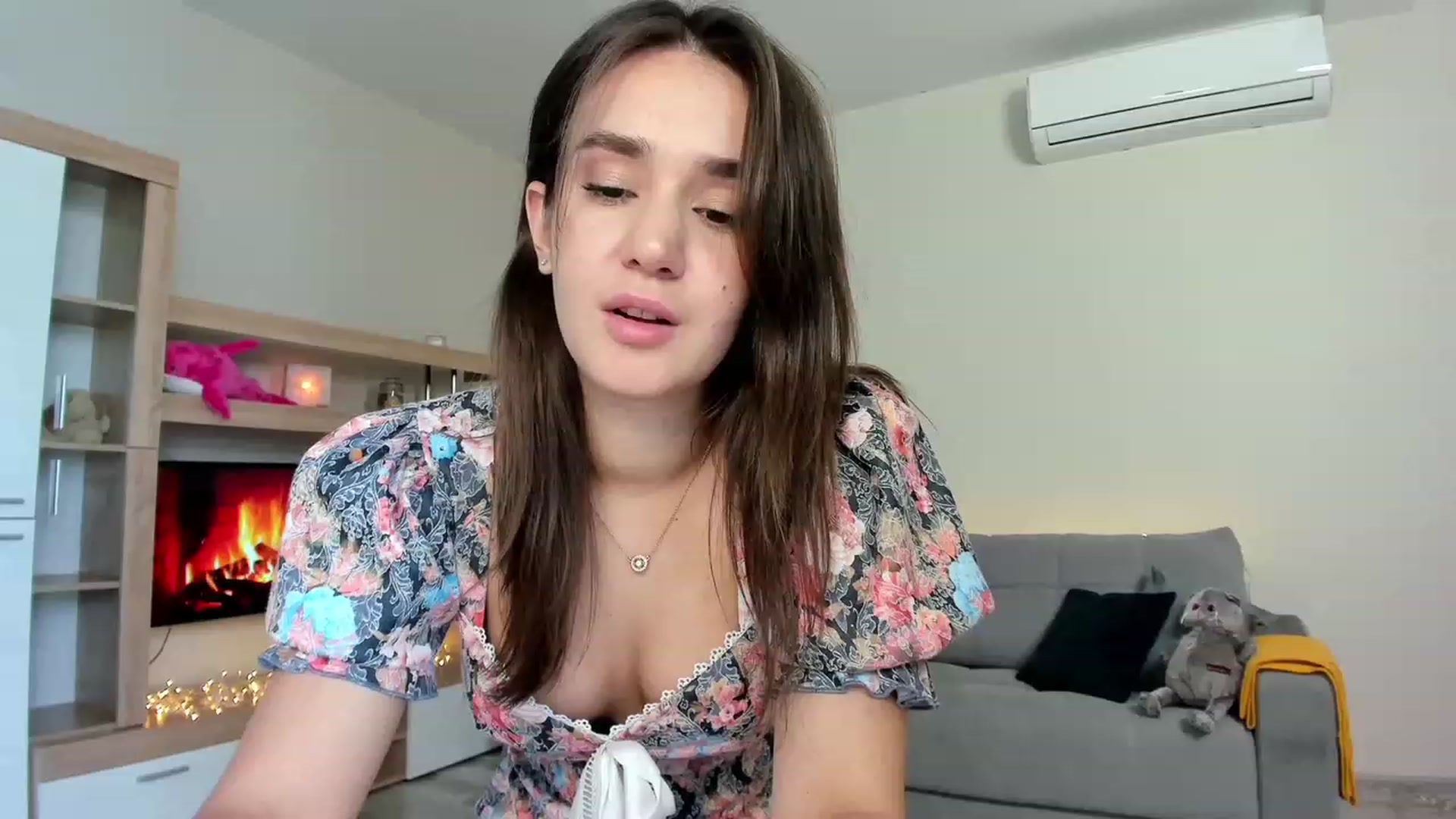 Gallery image thumbnail from Ellies_Smile's myfreecams stream on, 06/15/2023, 12:52 image 7 of 20