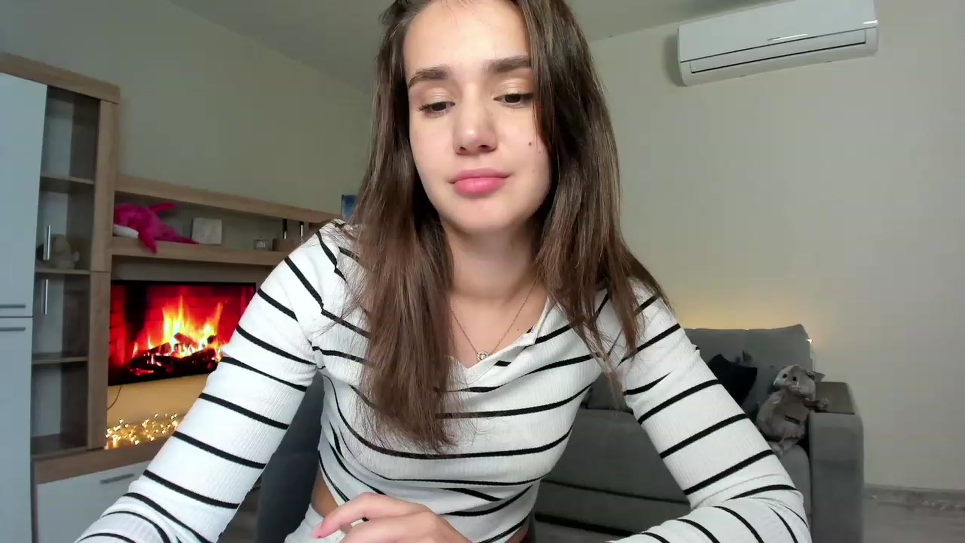 Gallery image thumbnail from Ellies_Smile's myfreecams stream on, 06/15/2023, 15:16 image 8 of 20