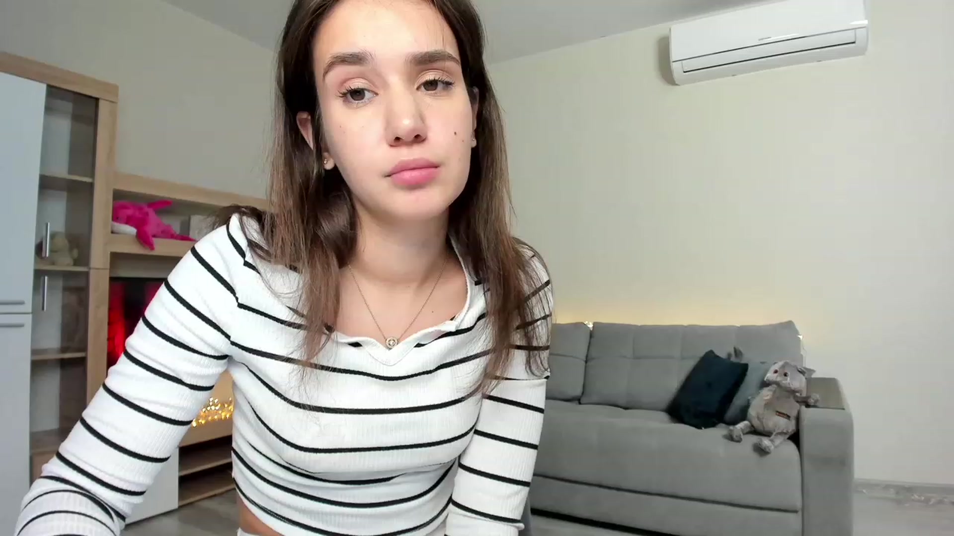 Gallery image thumbnail from Ellies_Smile's myfreecams stream on, 06/15/2023, 15:16 image 17 of 20