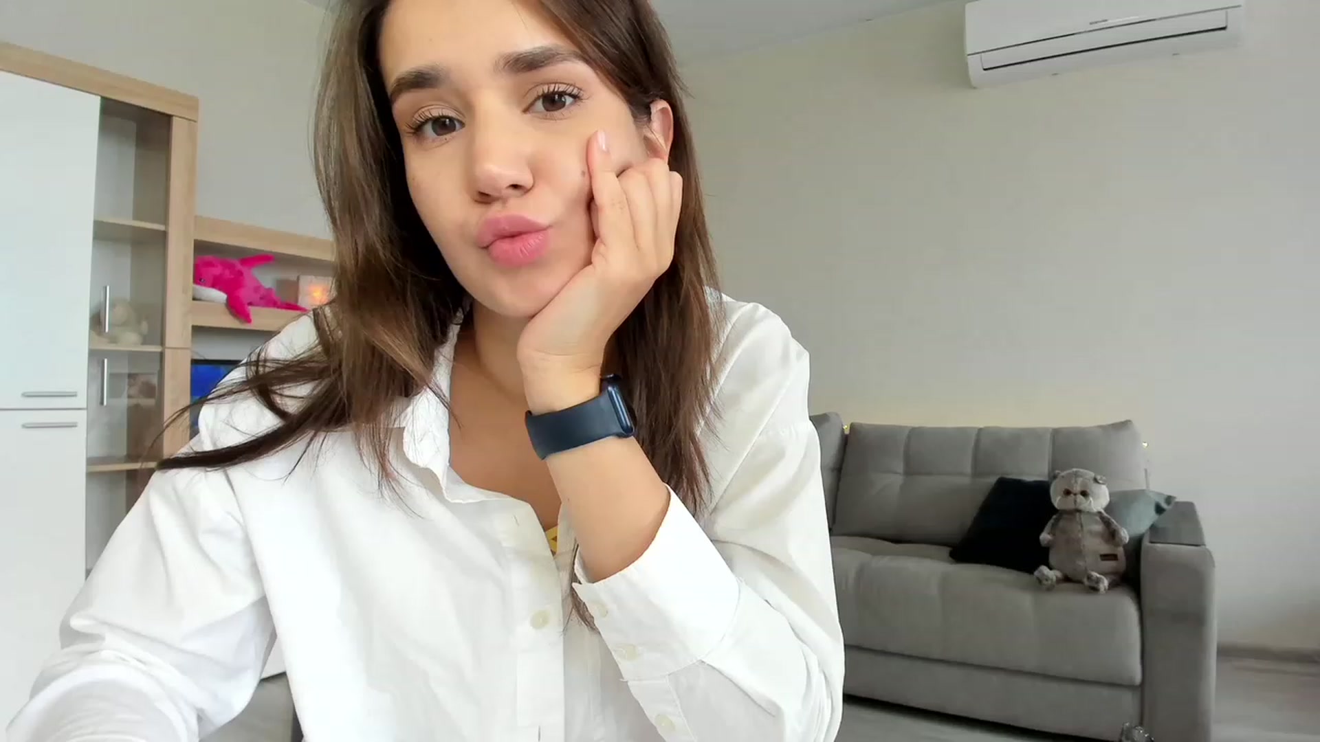 Gallery image thumbnail from Ellies_Smile's myfreecams stream on, 06/22/2023, 09:11 image 6 of 20
