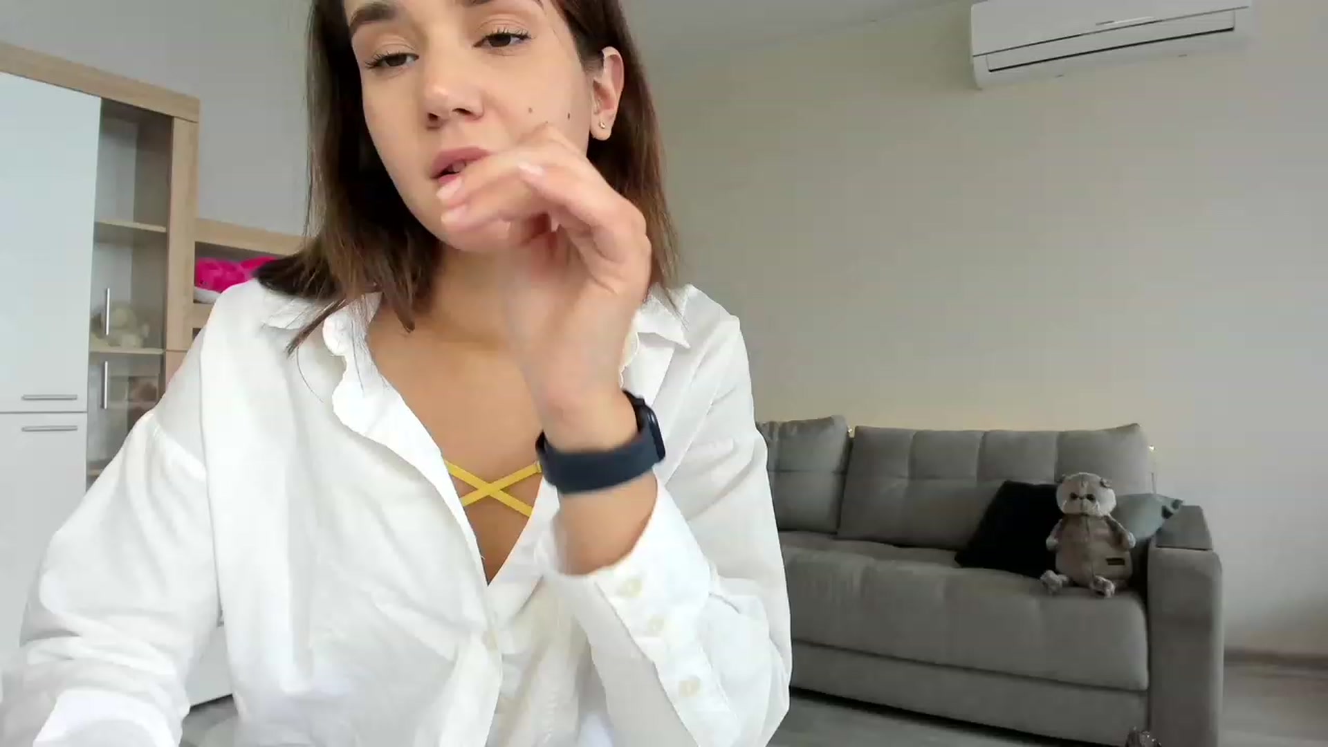 Gallery image thumbnail from Ellies_Smile's myfreecams stream on, 06/22/2023, 09:11 image 9 of 20