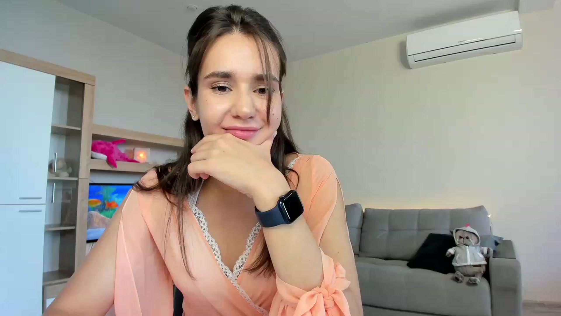 Gallery image thumbnail from Ellies_Smile's myfreecams stream on, 06/25/2023, 14:00 image 8 of 20