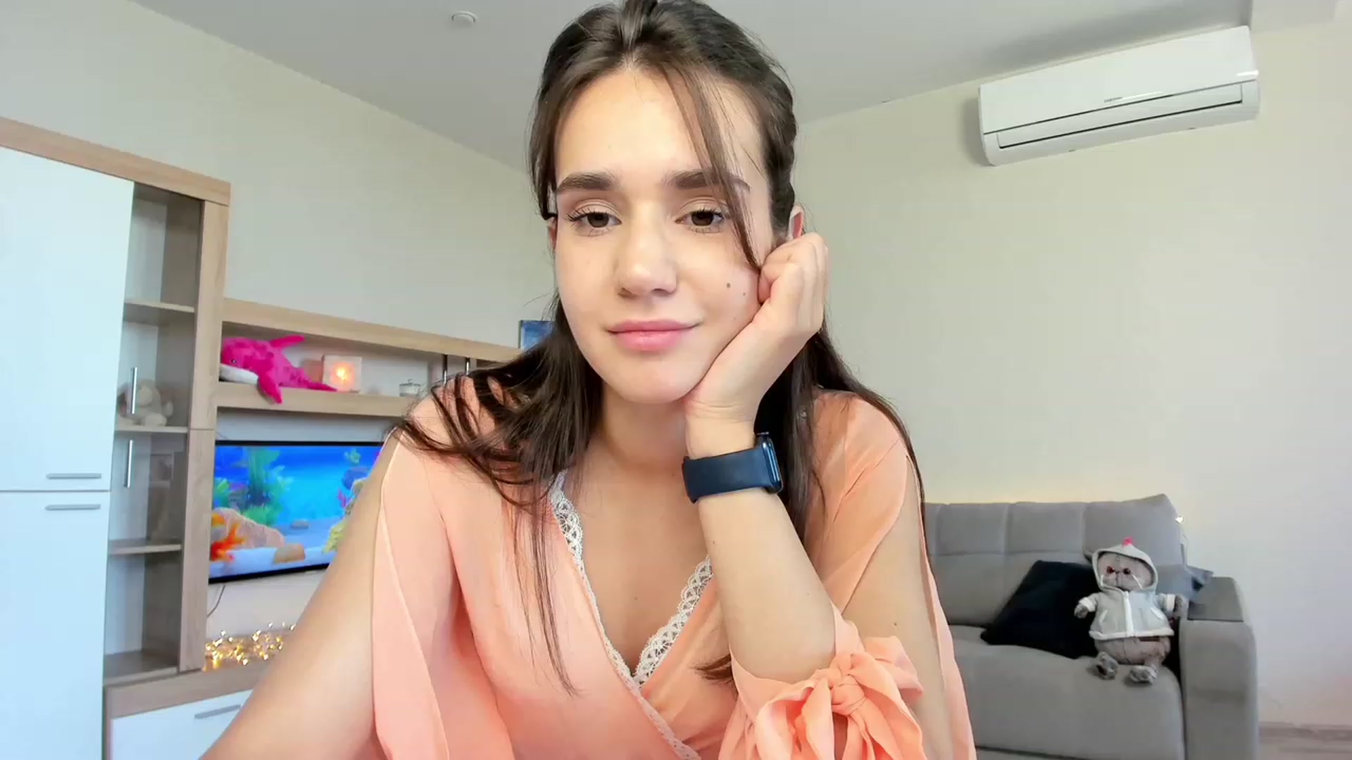 Gallery image thumbnail from Ellies_Smile's myfreecams stream on, 06/25/2023, 14:00 image 11 of 20