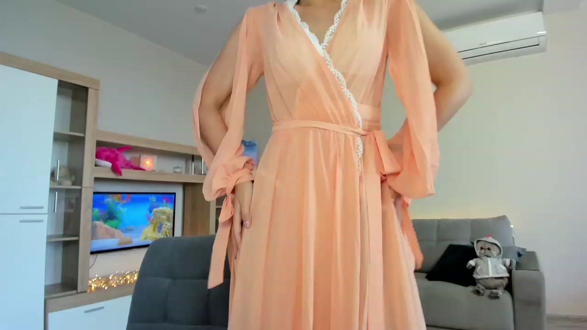 Gallery image thumbnail from Ellies_Smile's myfreecams stream on, 06/25/2023, 14:18 image 18 of 20