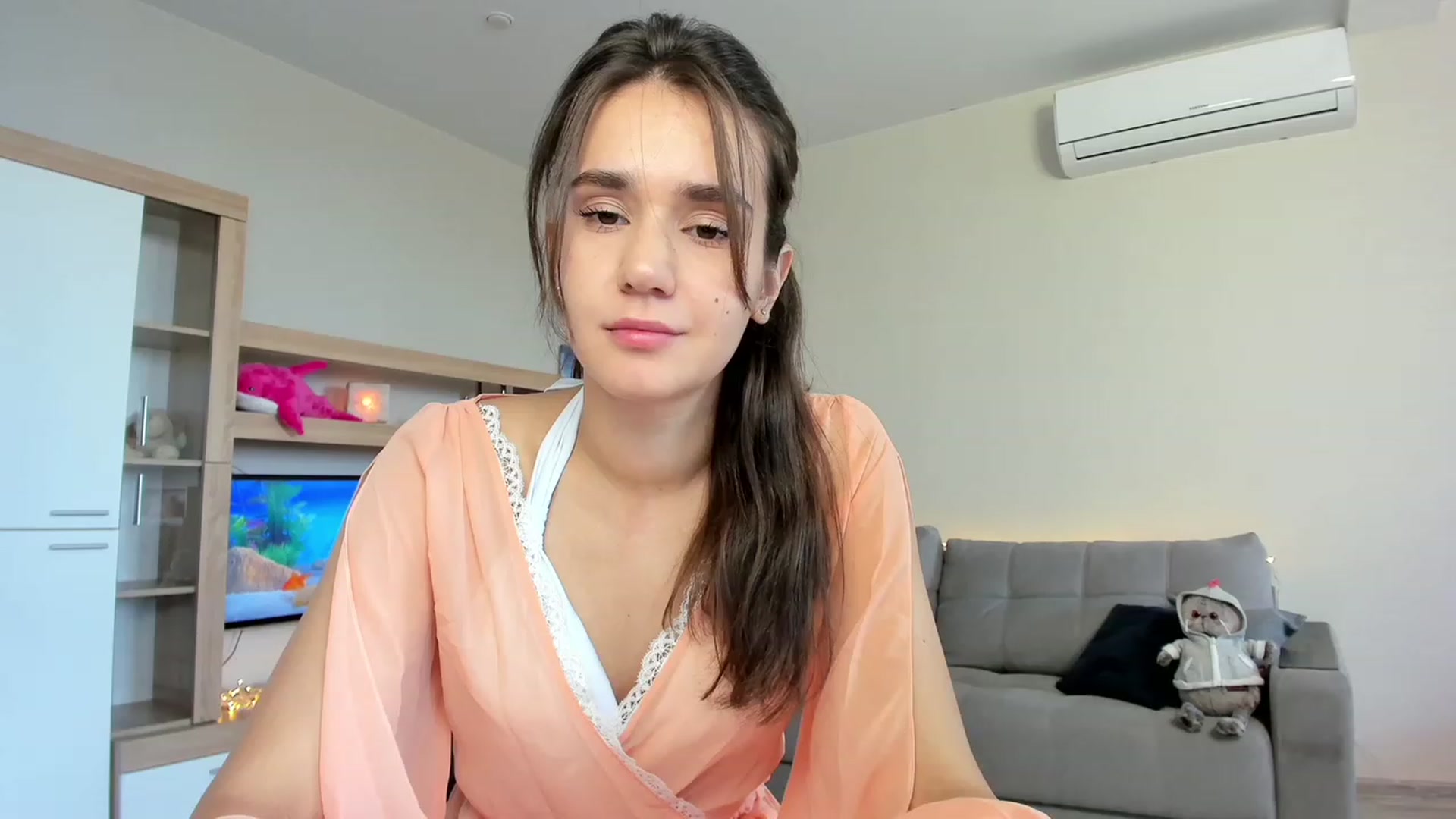 Gallery image thumbnail from Ellies_Smile's myfreecams stream on, 06/25/2023, 14:18 image 12 of 20