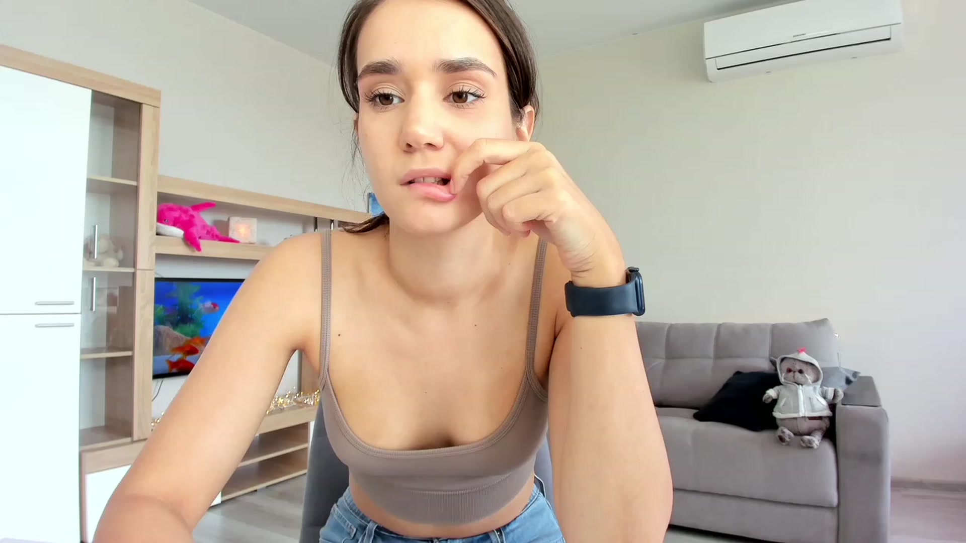 Gallery image thumbnail from Ellies_Smile's myfreecams stream on, 06/26/2023, 06:14 image 16 of 20