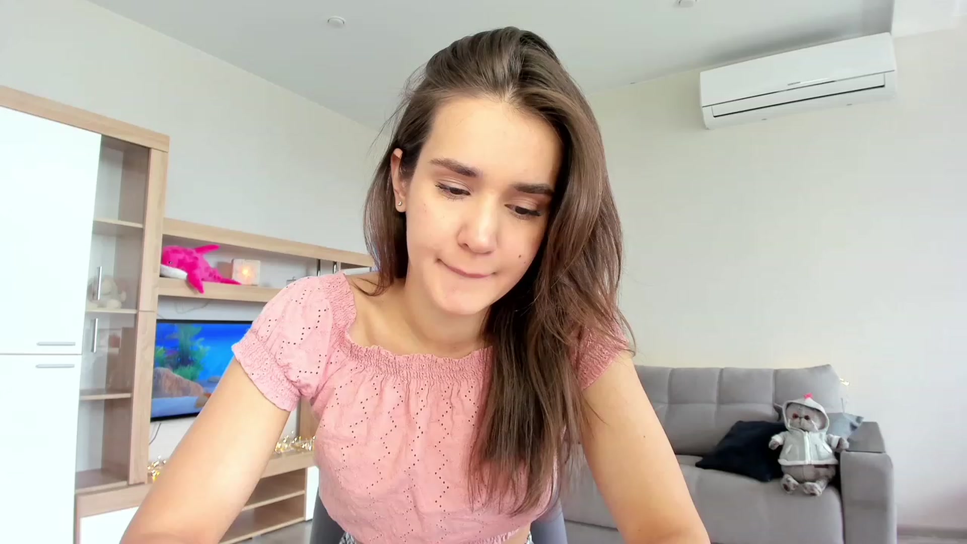 Gallery image thumbnail from Ellies_Smile's myfreecams stream on, 06/28/2023, 08:50 image 7 of 20