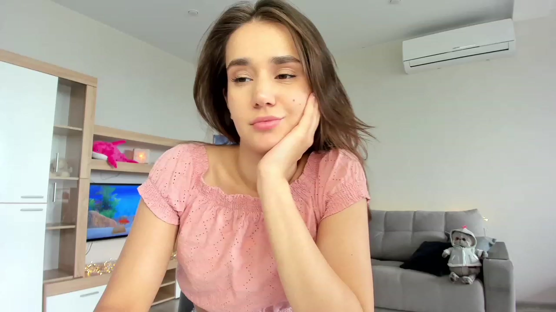 Gallery image thumbnail from Ellies_Smile's myfreecams stream on, 06/28/2023, 08:50 image 4 of 20