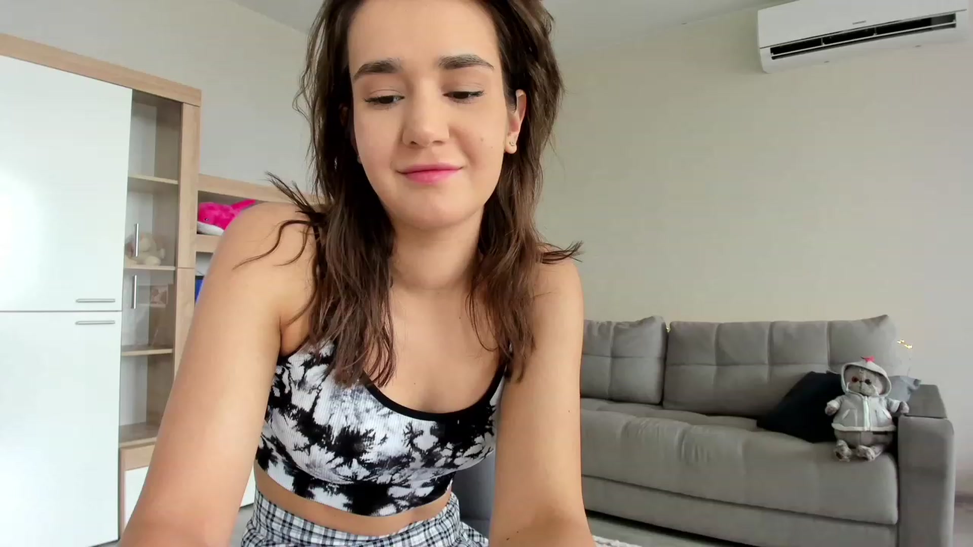 Gallery image thumbnail from Ellies_Smile's myfreecams stream on, 07/04/2023, 07:18 image 5 of 20
