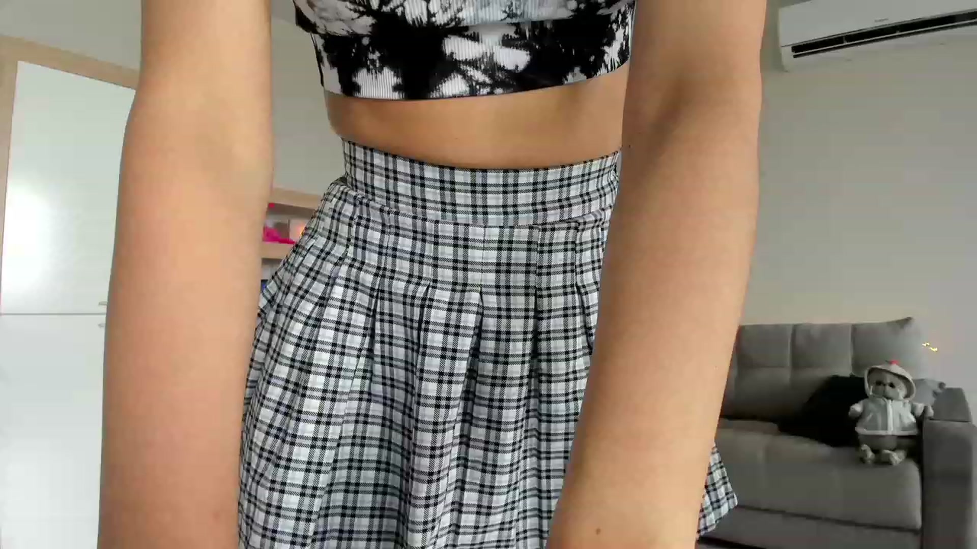 Gallery image thumbnail from Ellies_Smile's myfreecams stream on, 07/04/2023, 07:40 image 13 of 20