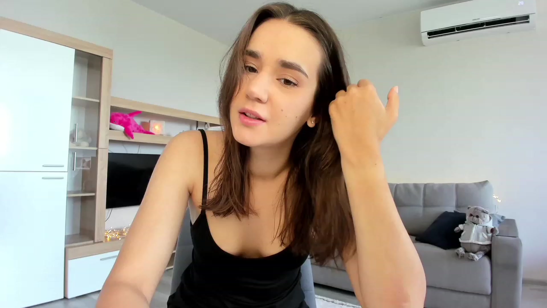 Gallery image thumbnail from Ellies_Smile's myfreecams stream on, 07/06/2023, 09:15 image 4 of 20