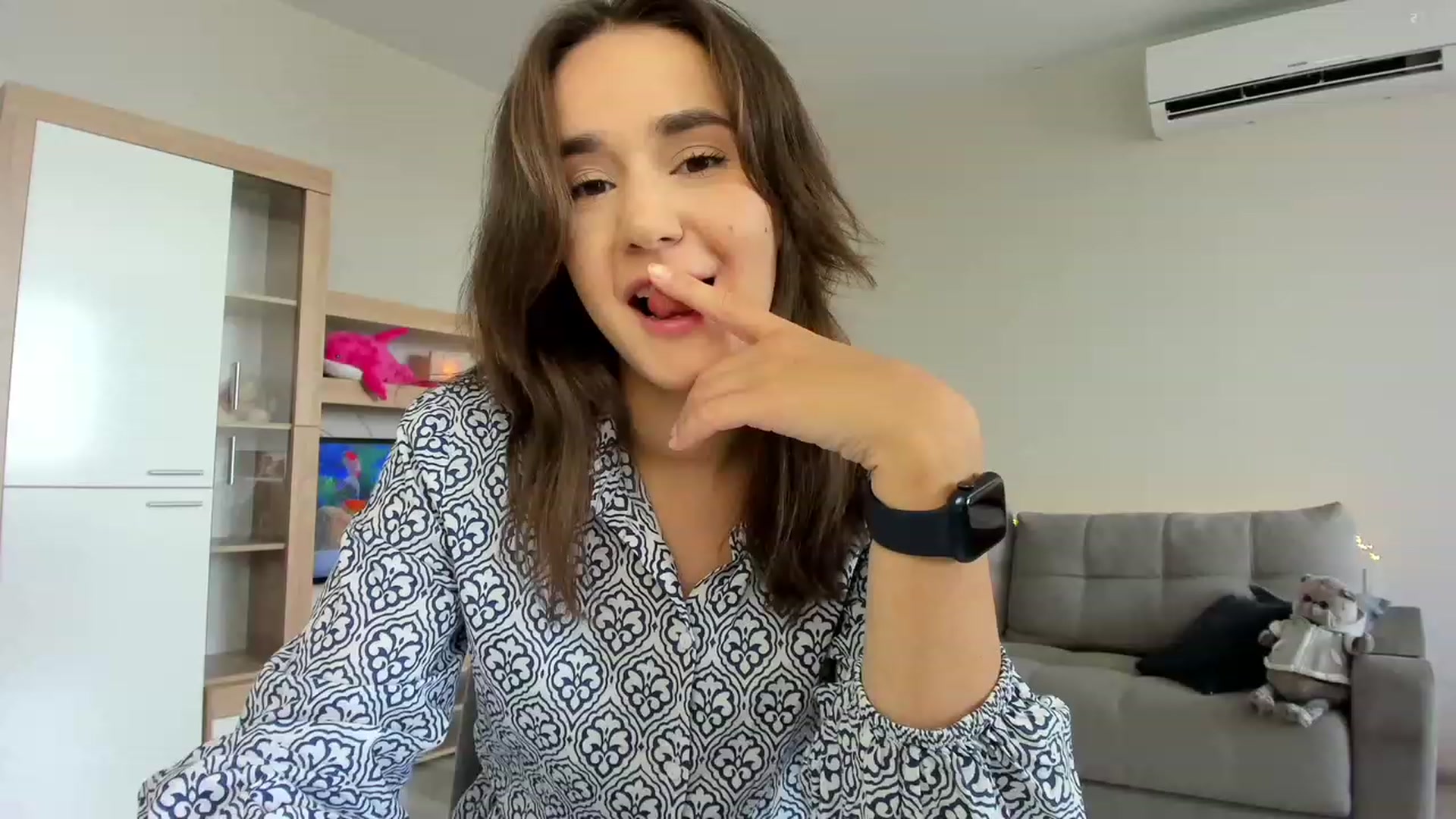 Gallery image thumbnail from Ellies_Smile's myfreecams stream on, 07/07/2023, 08:33 image 12 of 20
