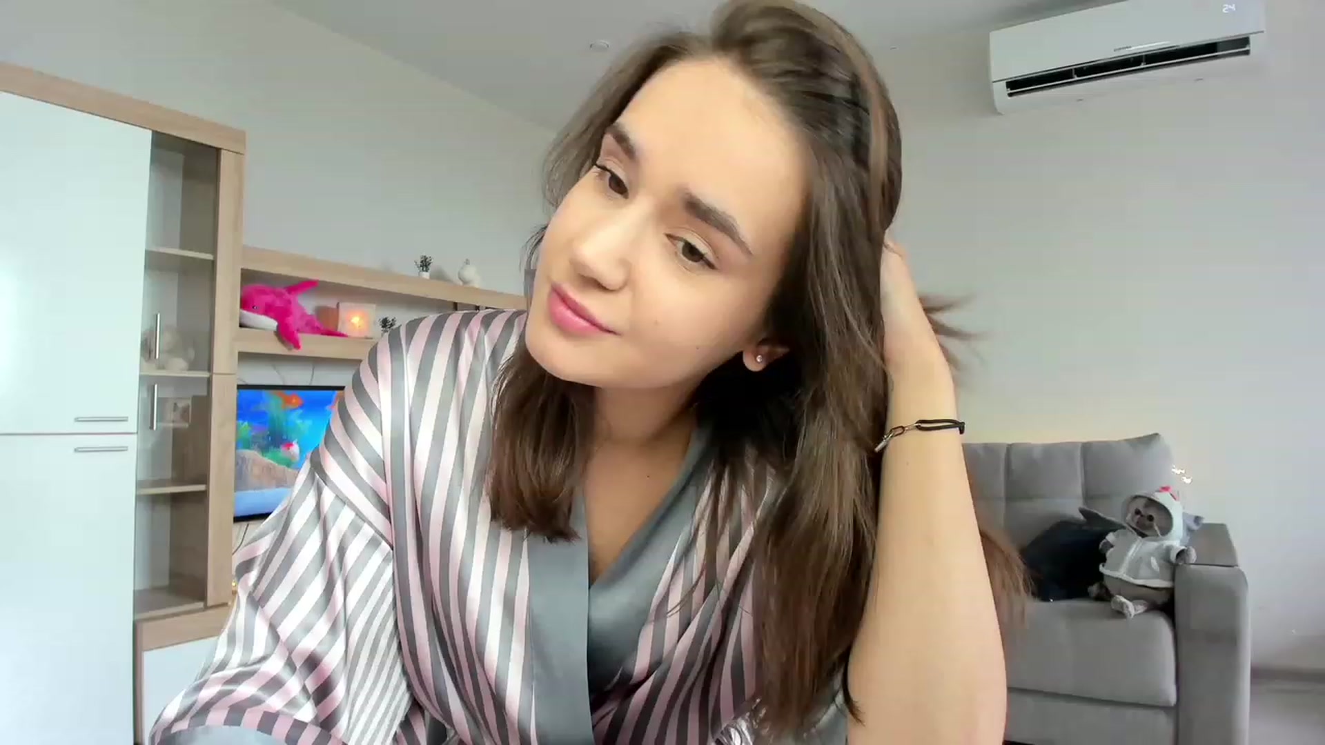 Gallery image thumbnail from Ellies_Smile's myfreecams stream on, 07/10/2023, 08:17 image 3 of 20
