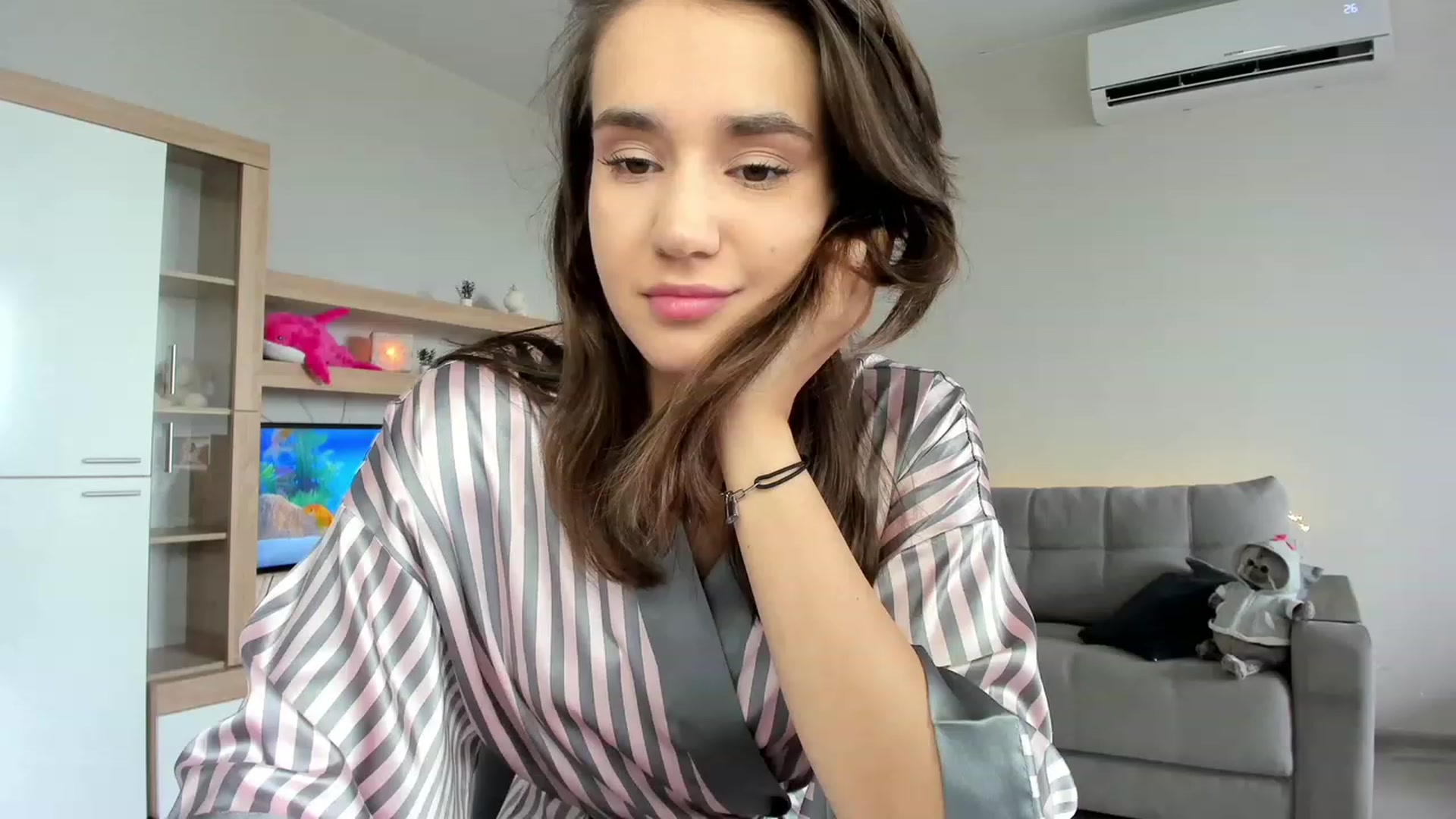 Gallery image thumbnail from Ellies_Smile's myfreecams stream on, 07/10/2023, 08:17 image 7 of 20